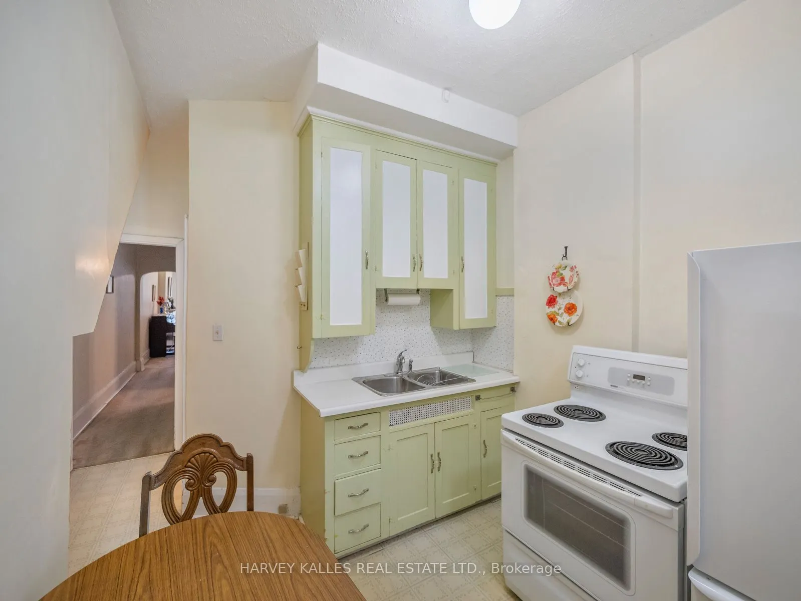 132 Close Avenue