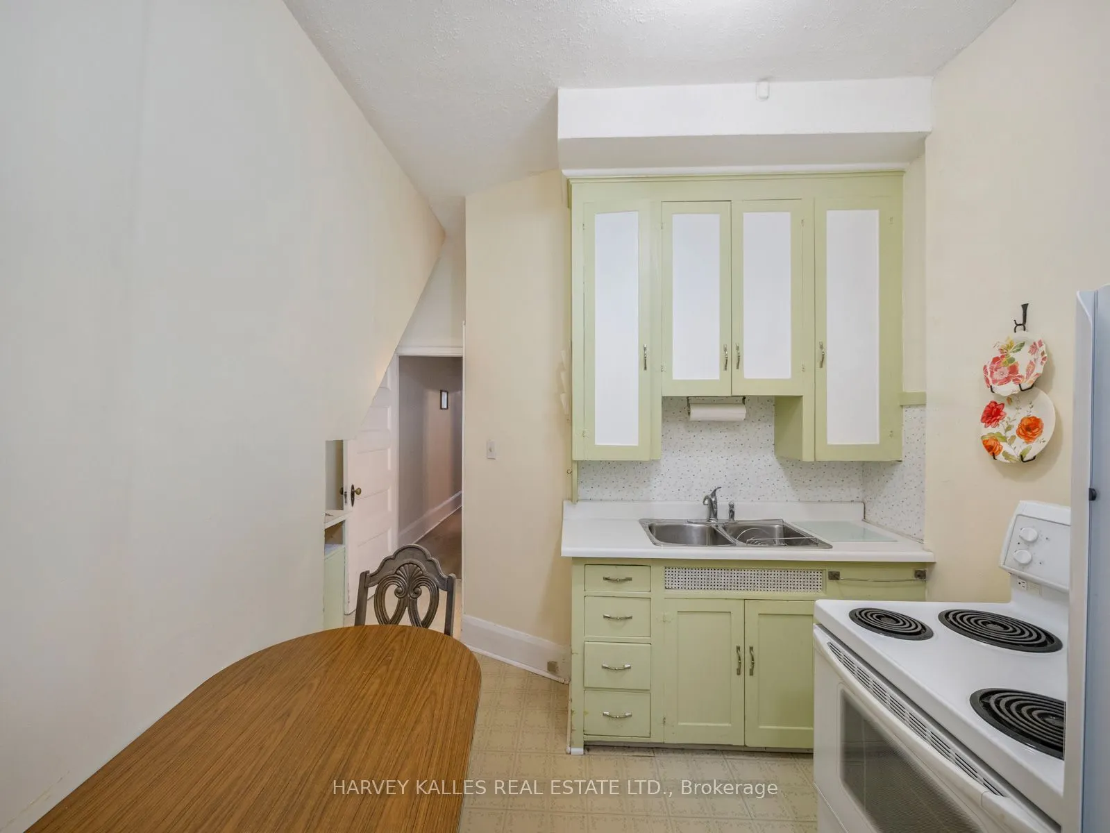 132 Close Avenue