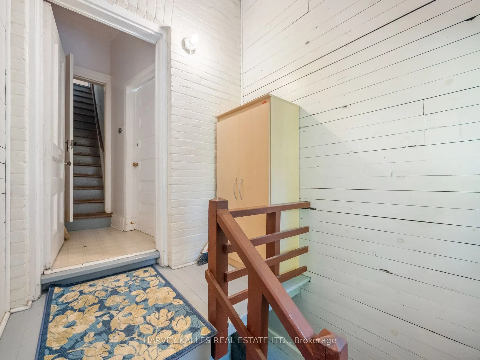 132 Close Avenue