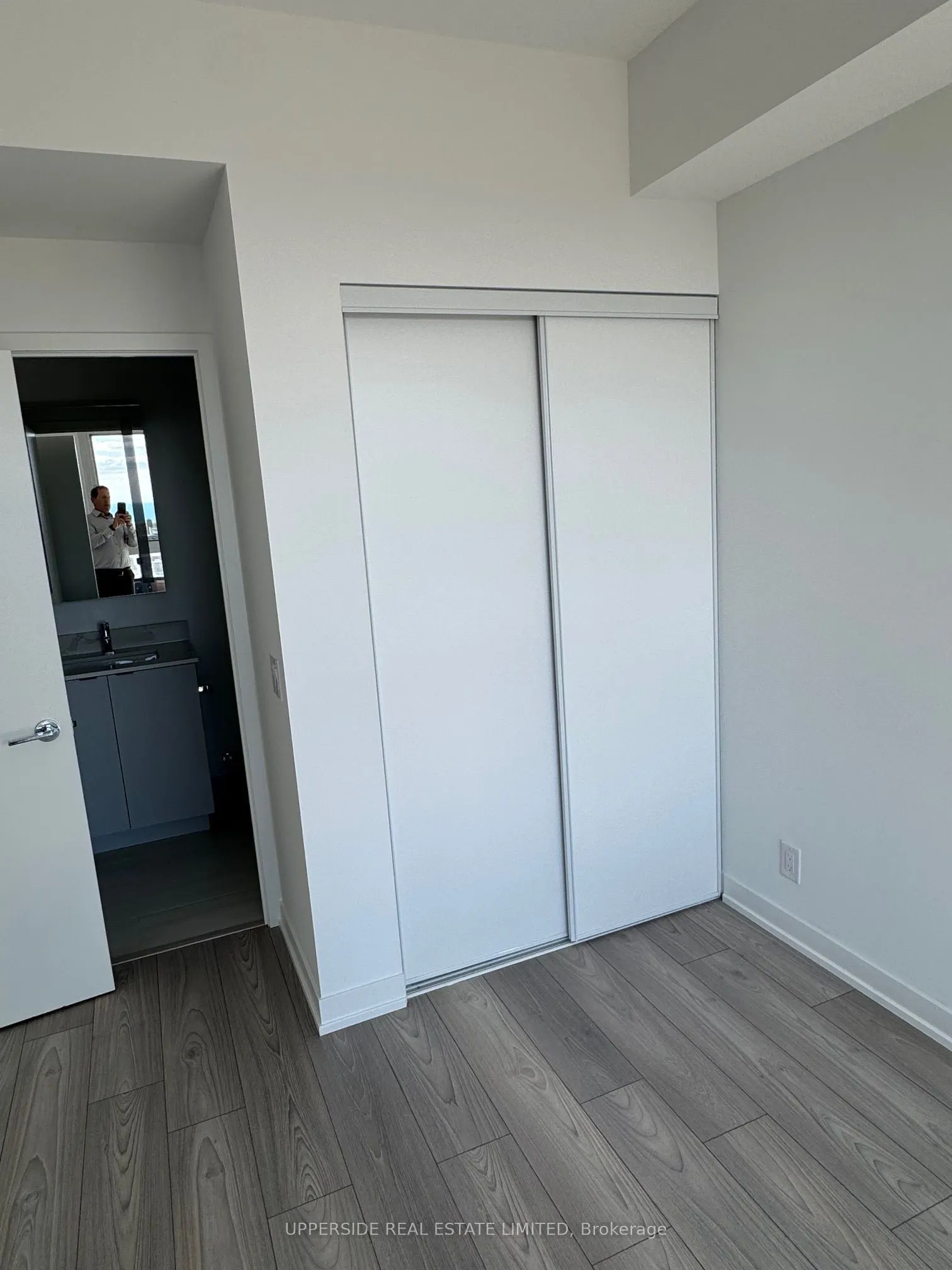 285 Dufferin Street E, #814