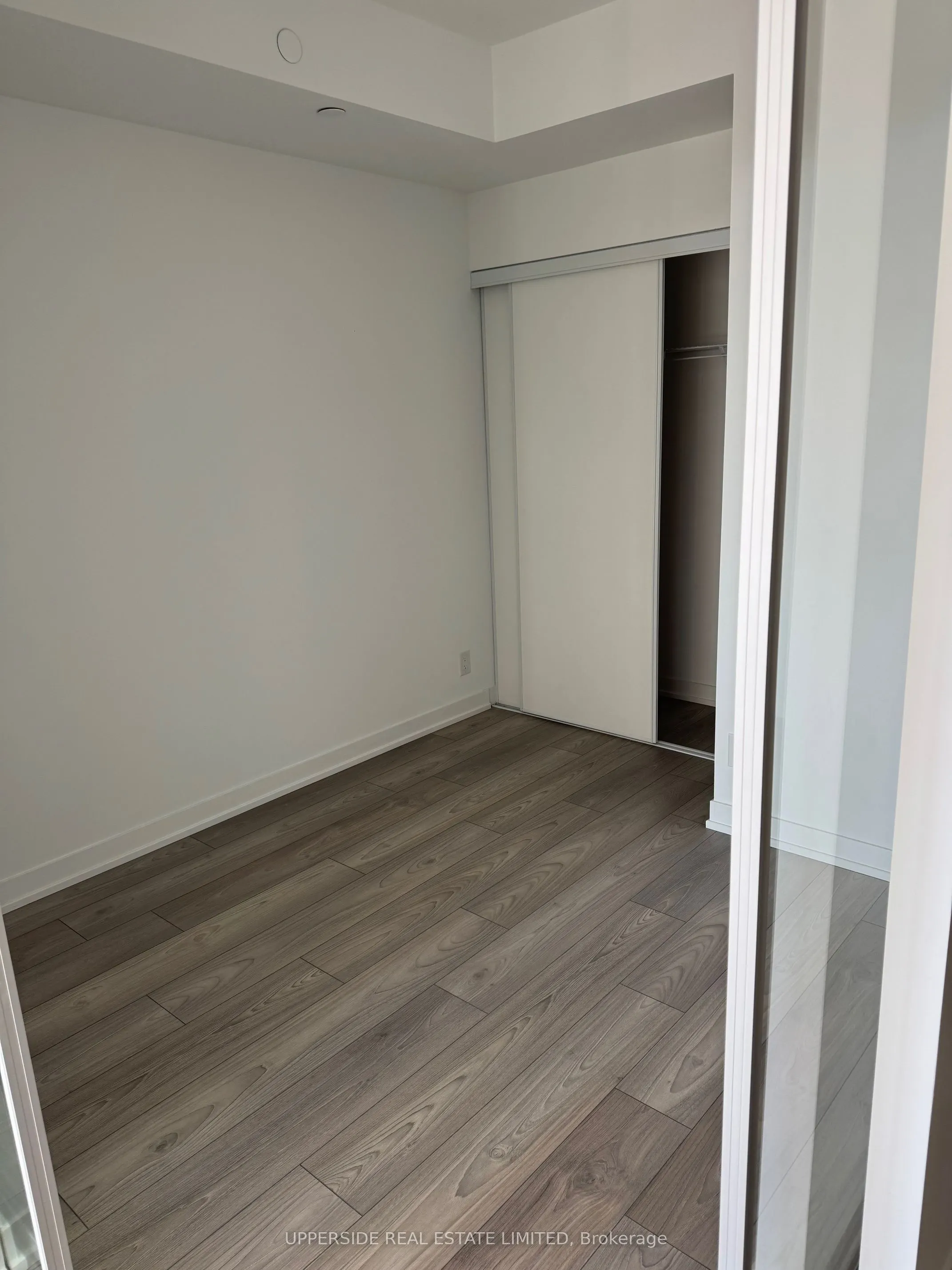 285 Dufferin Street E, #814