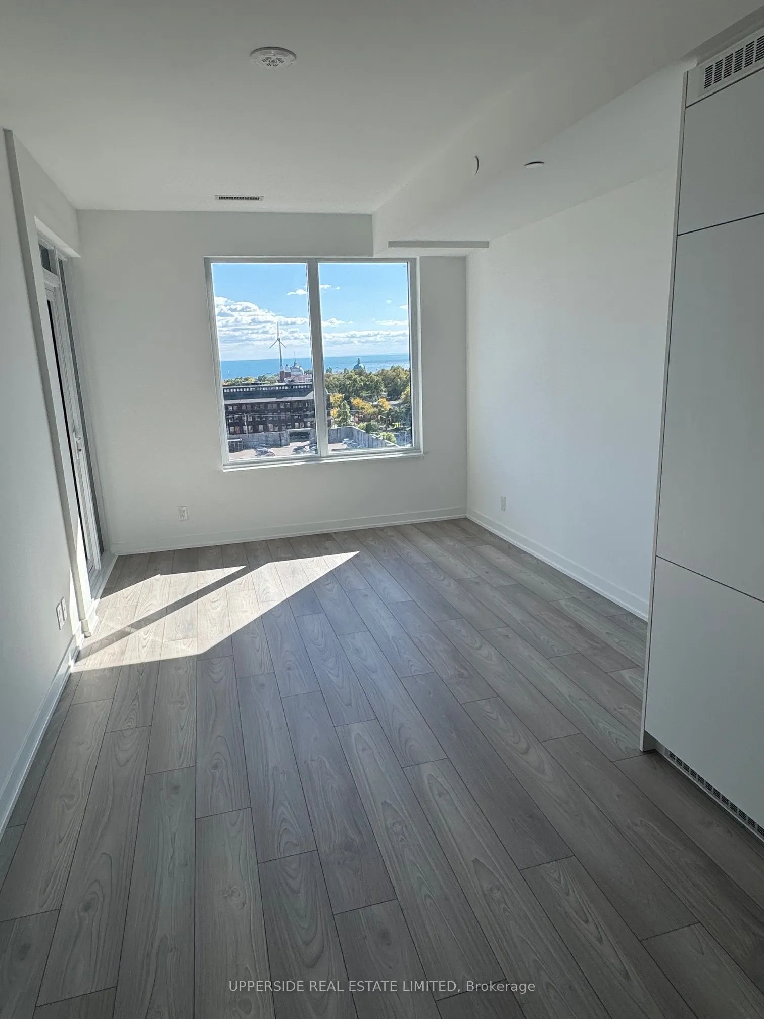 285 Dufferin Street E, #814