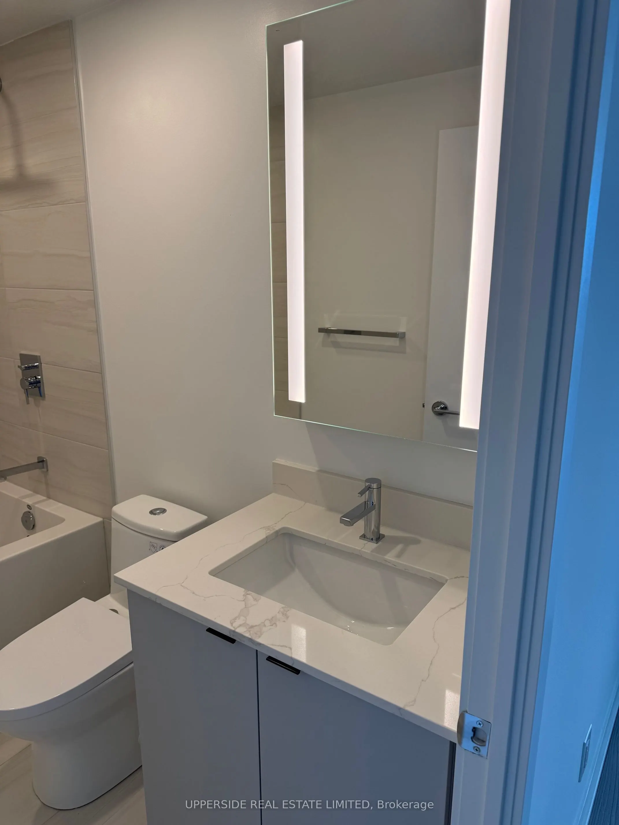 285 Dufferin Street E, #814
