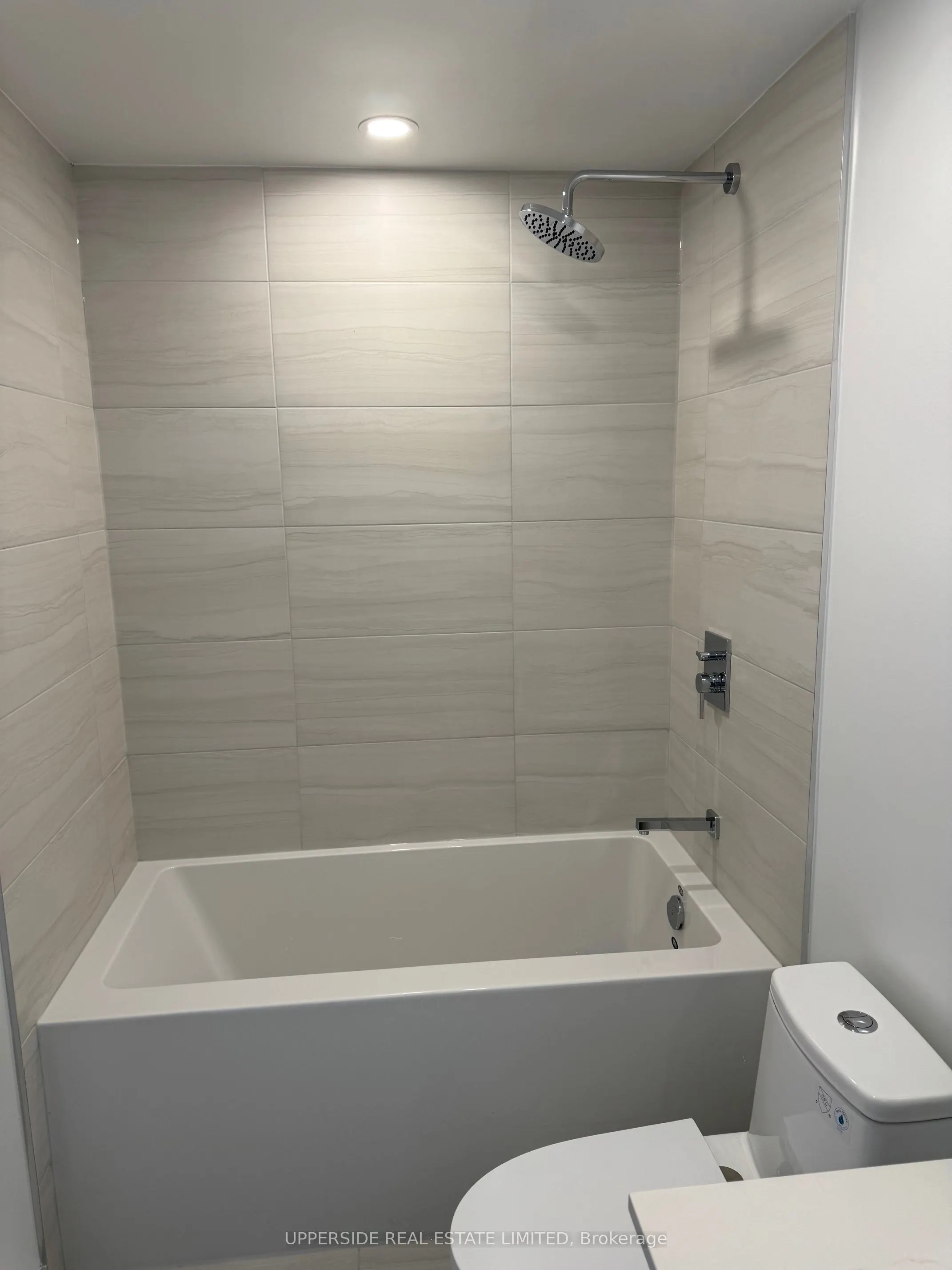 285 Dufferin Street E, #814