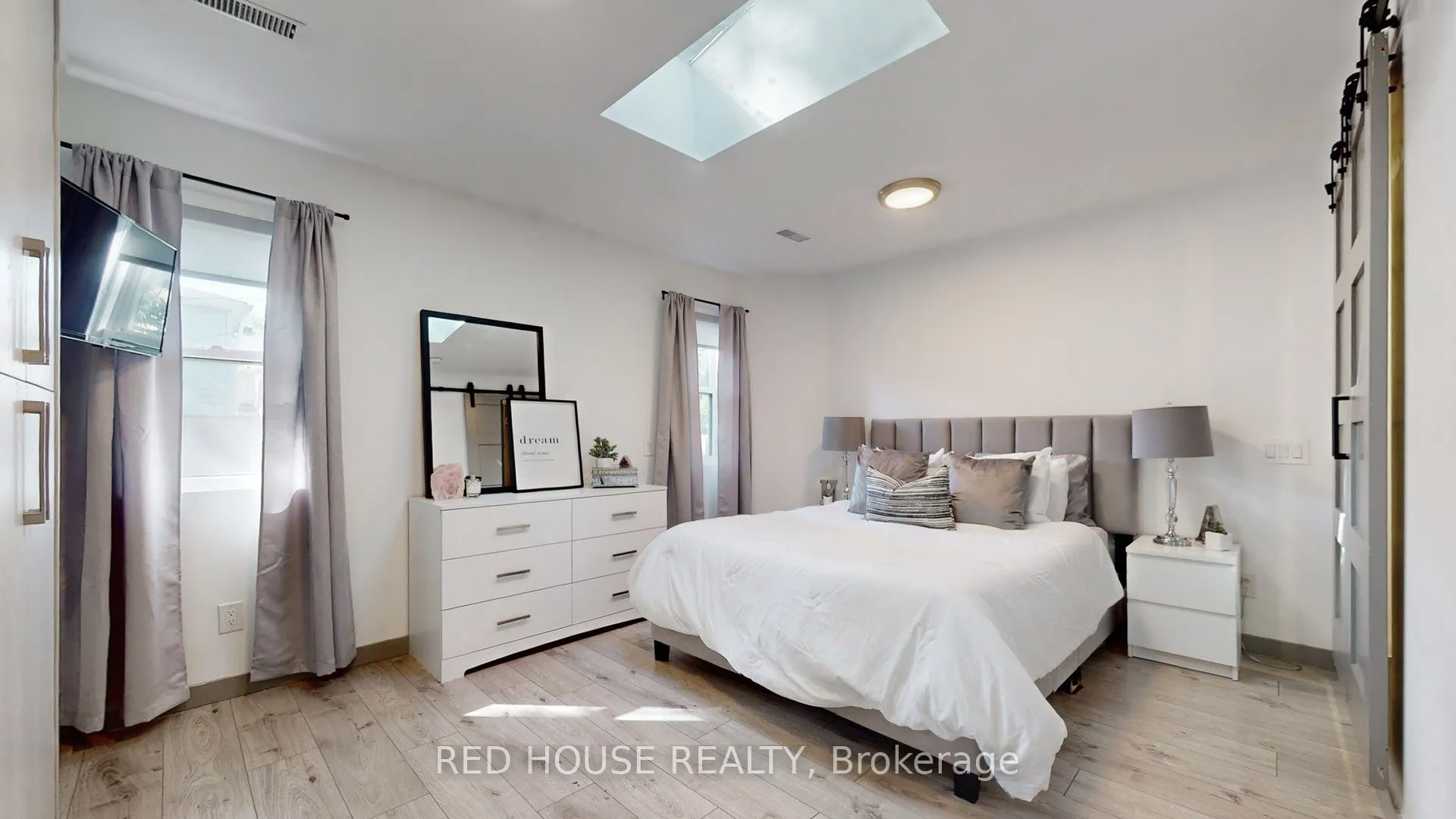 22 Gladsmore Crescent, #Upper