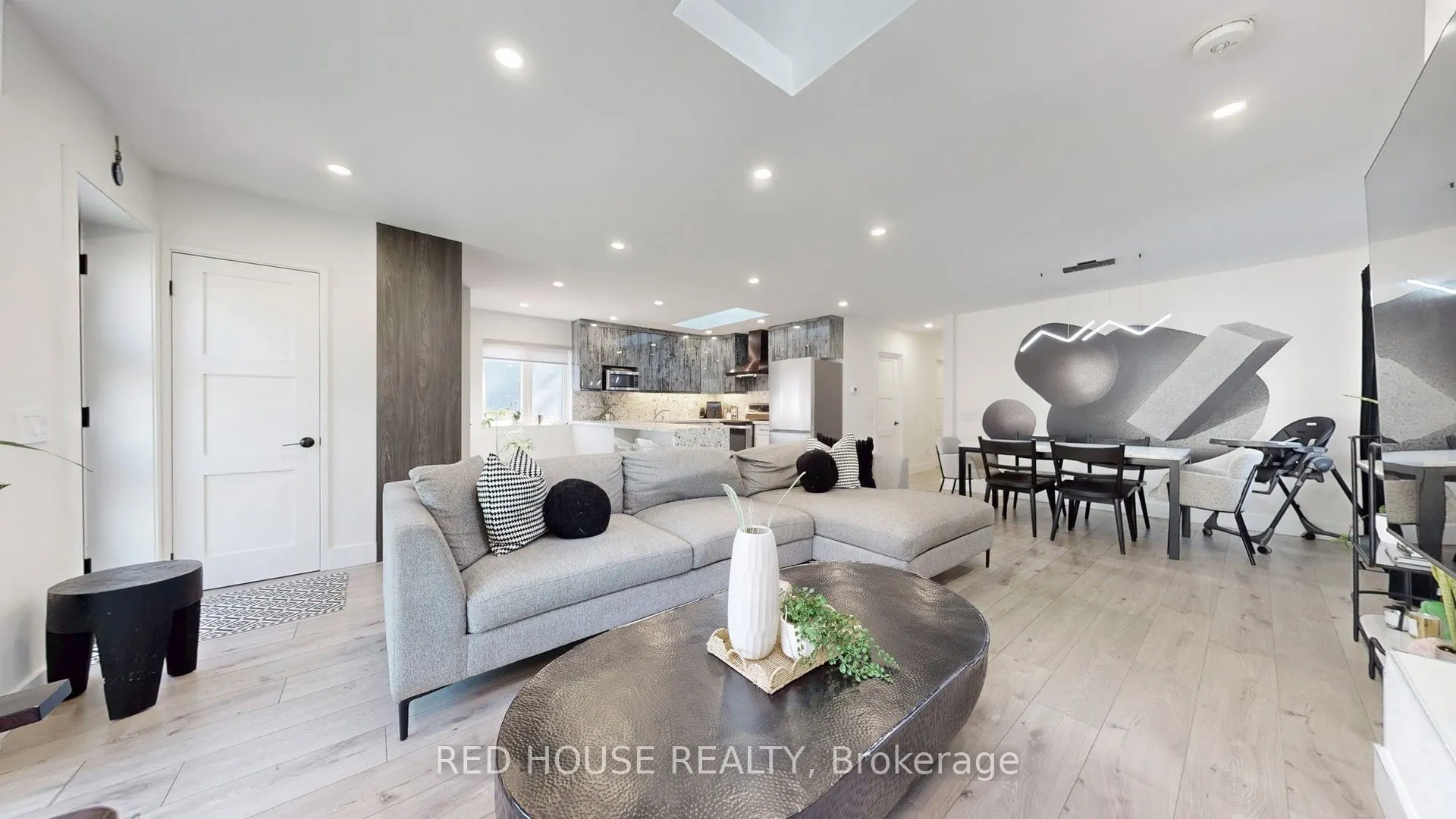 22 Gladsmore Crescent, #Upper