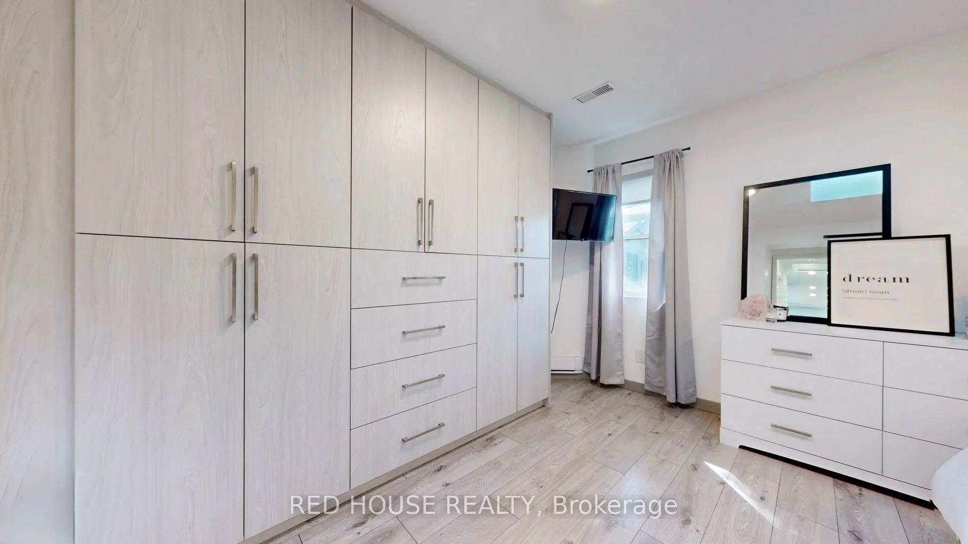 22 Gladsmore Crescent, #Upper