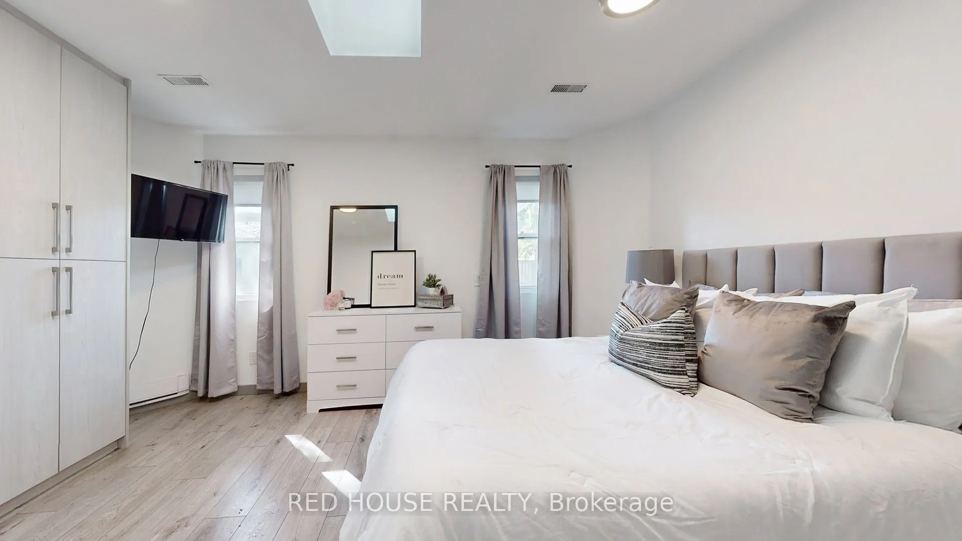 22 Gladsmore Crescent, #Upper