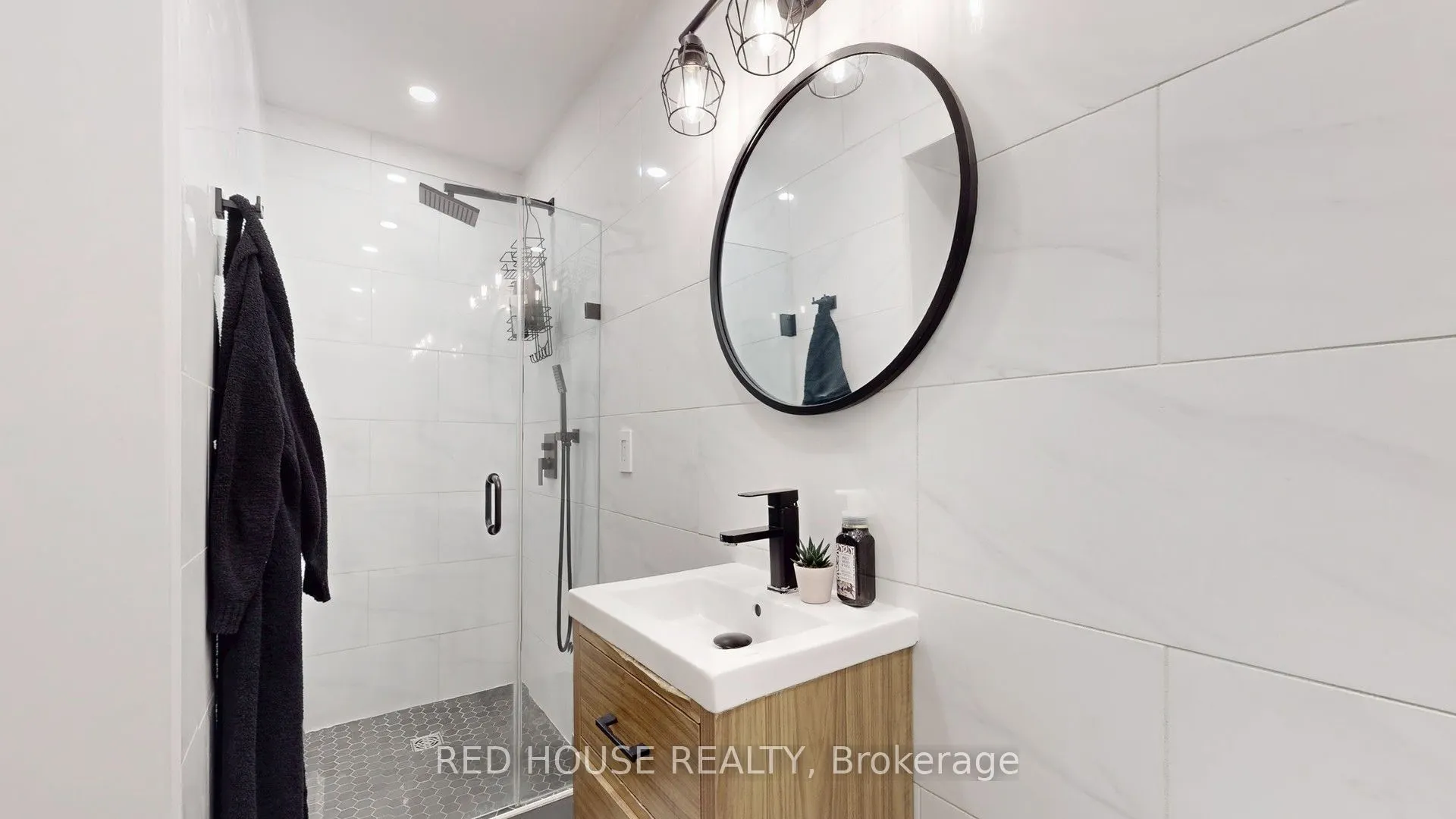 22 Gladsmore Crescent, #Upper