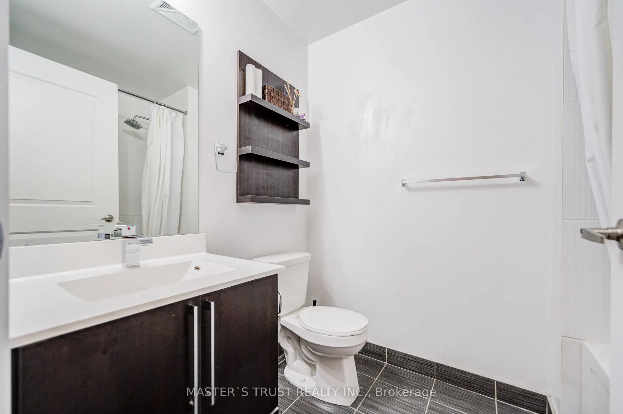 16 Brookers Lane, #3202