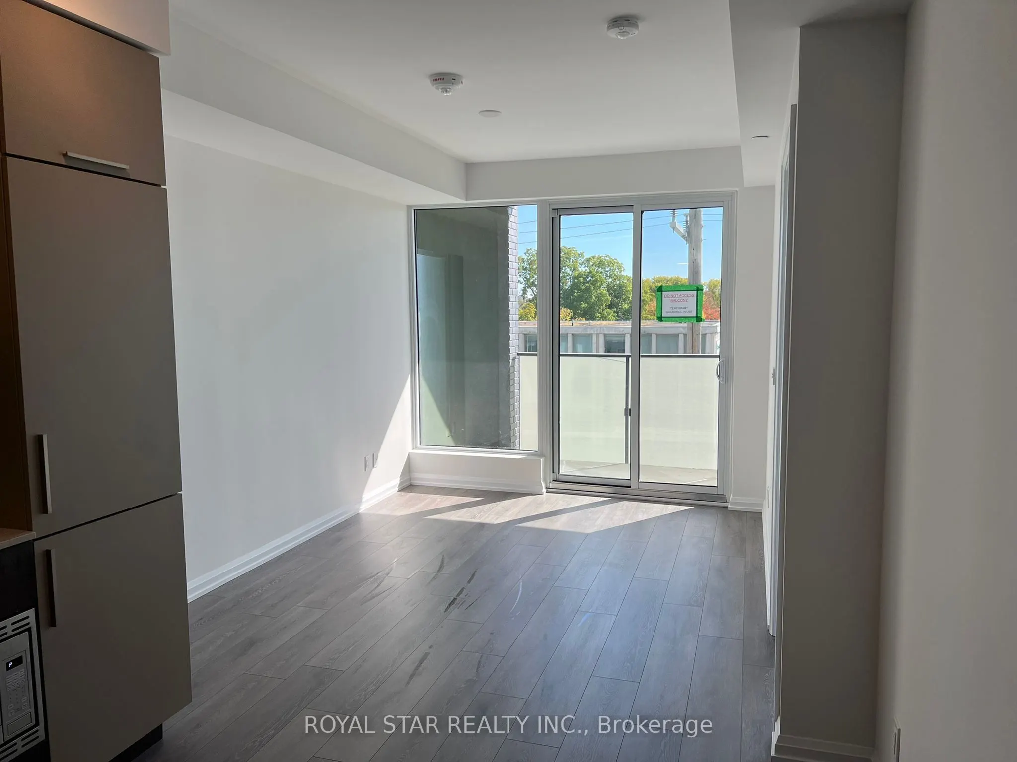 4208 Dundas Street W, #310