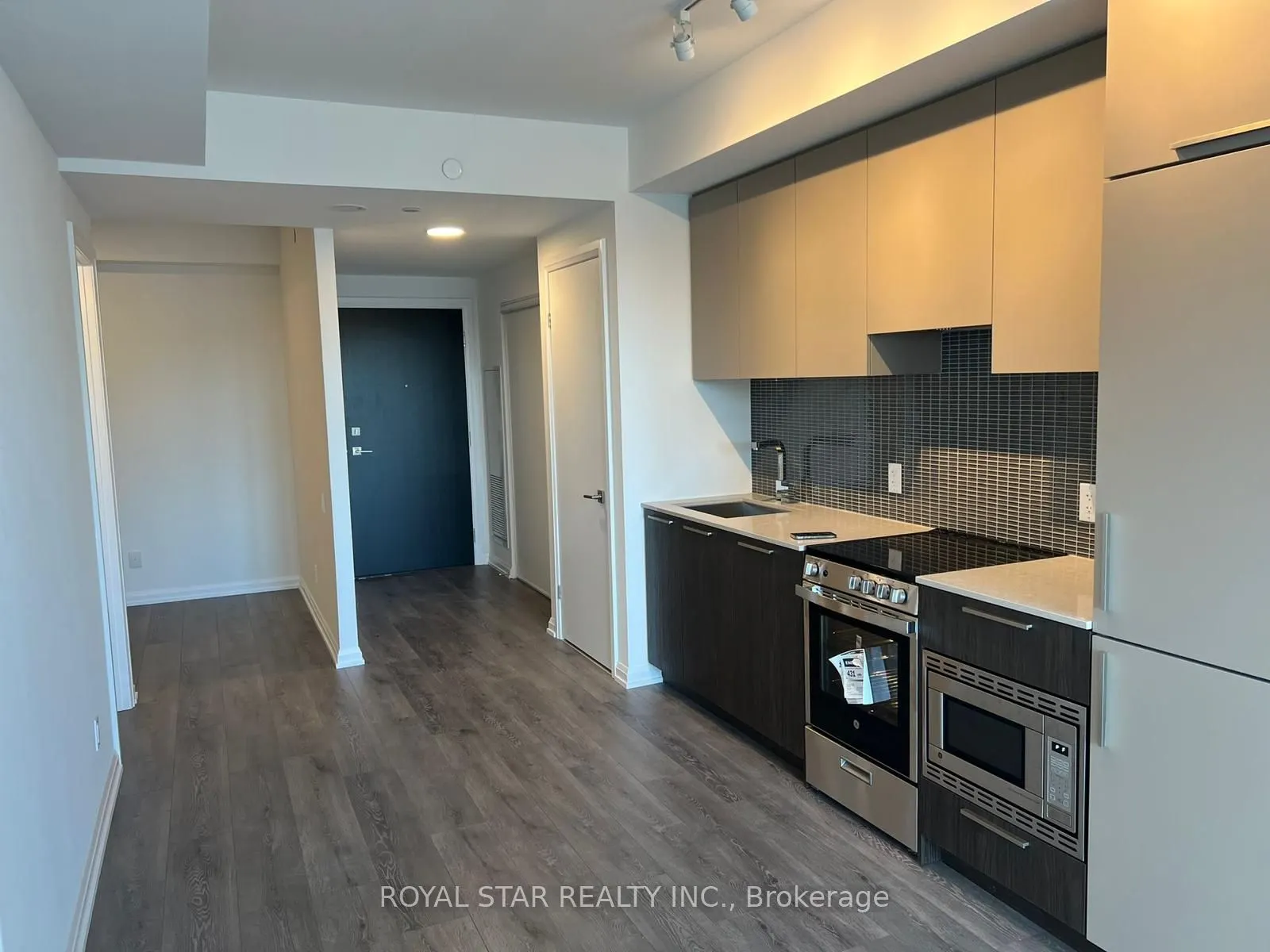 4208 Dundas Street W, #310