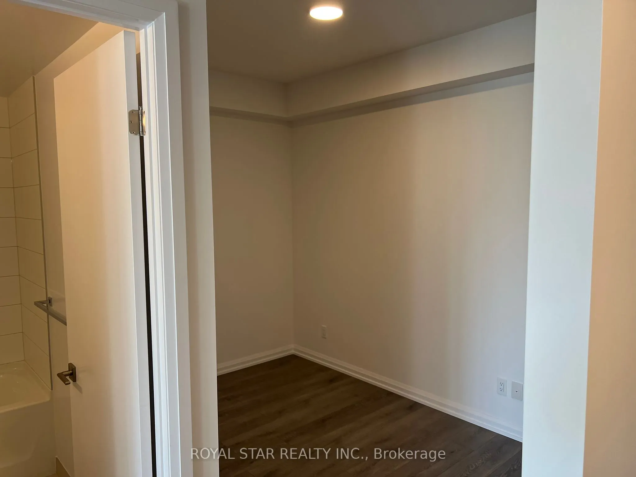 4208 Dundas Street W, #310