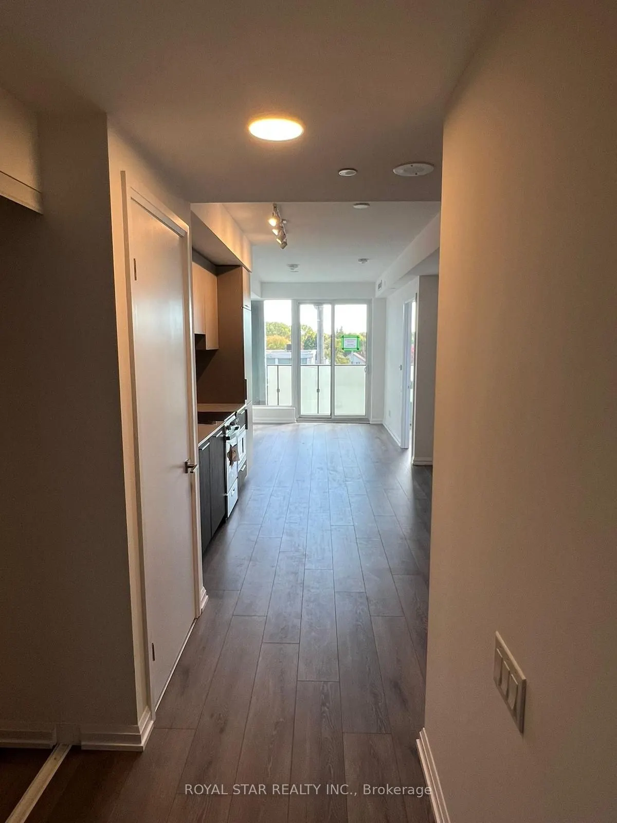4208 Dundas Street W, #310