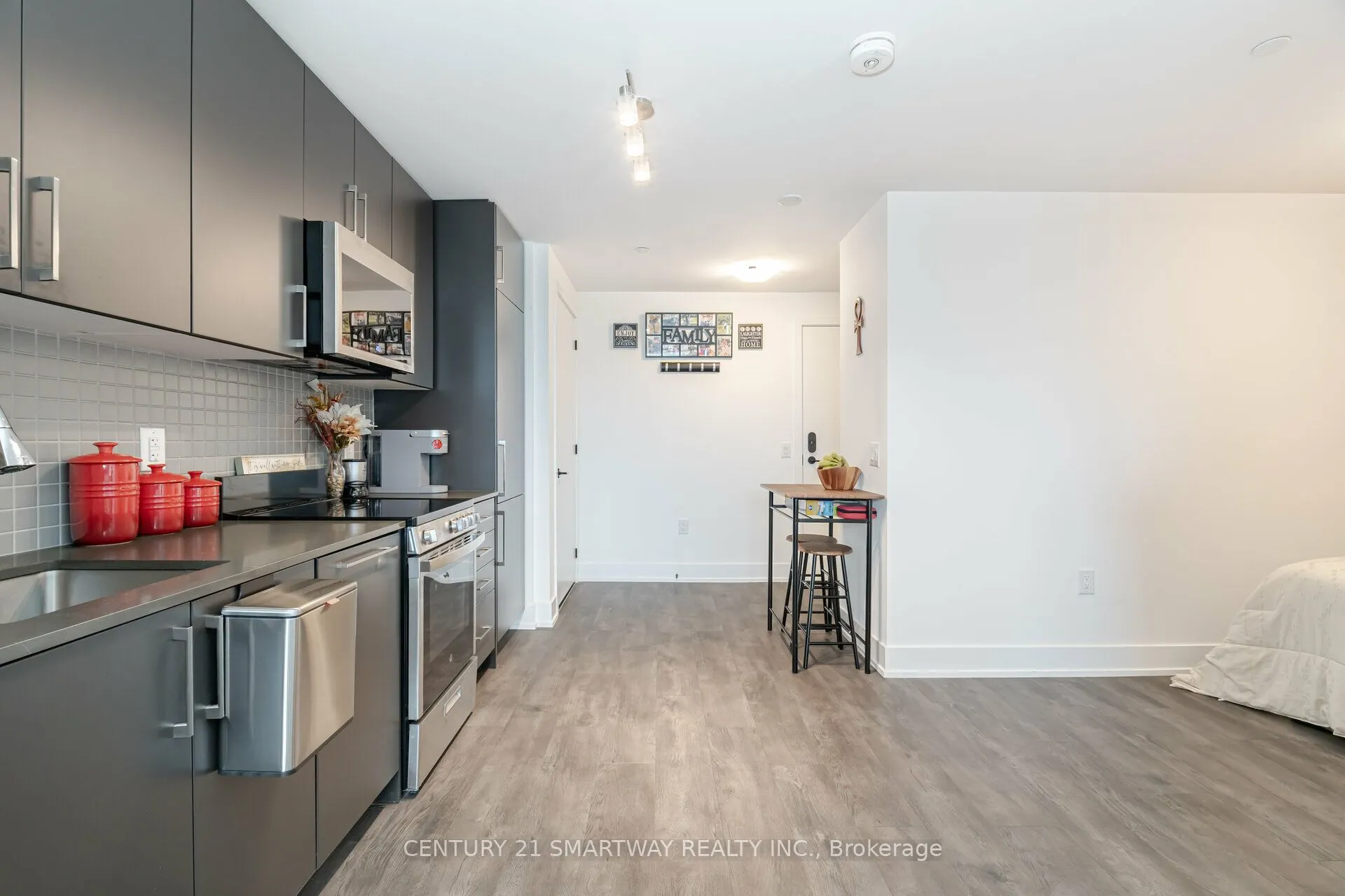 2450 Old Bronte Road, #411