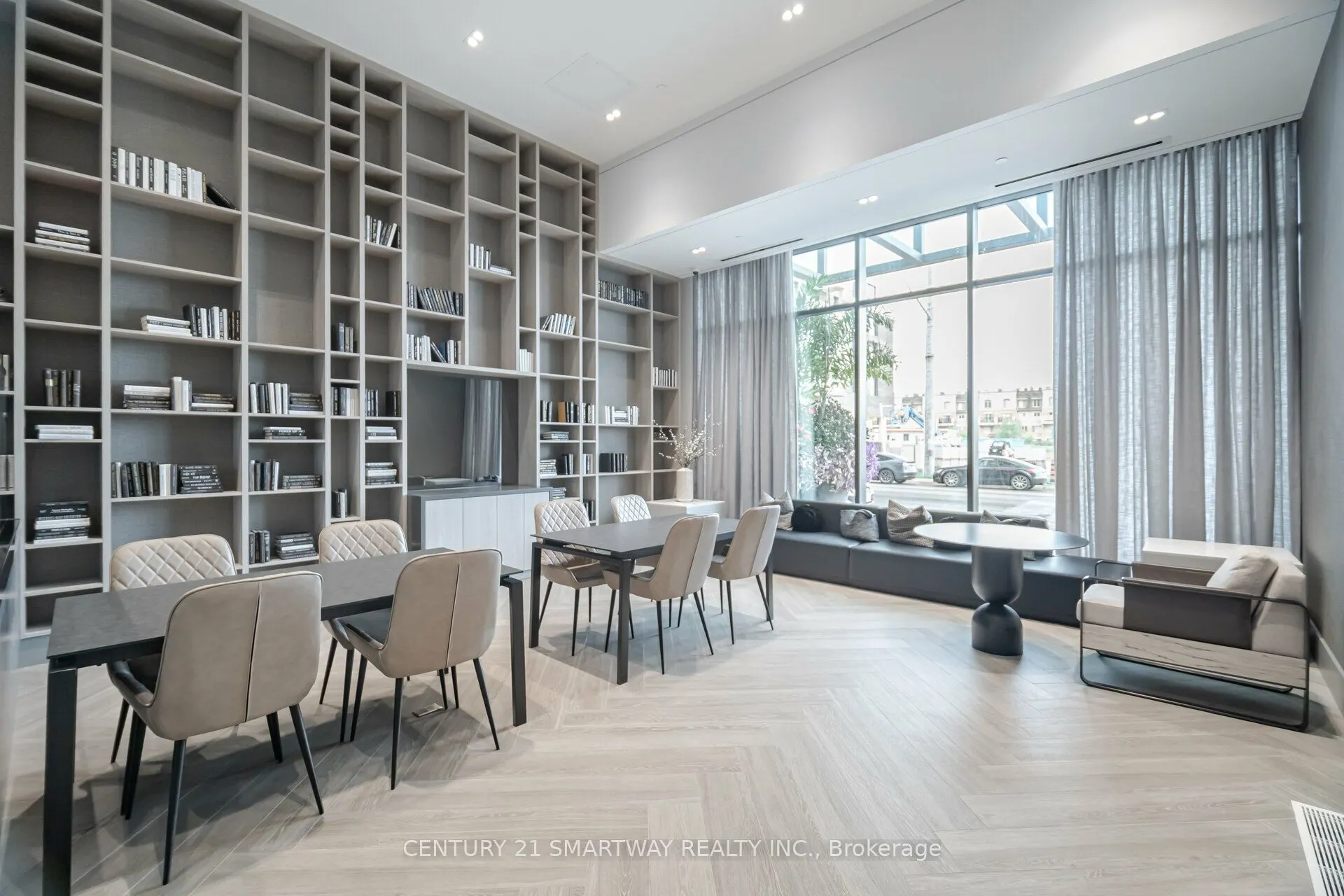 2450 Old Bronte Road, #411