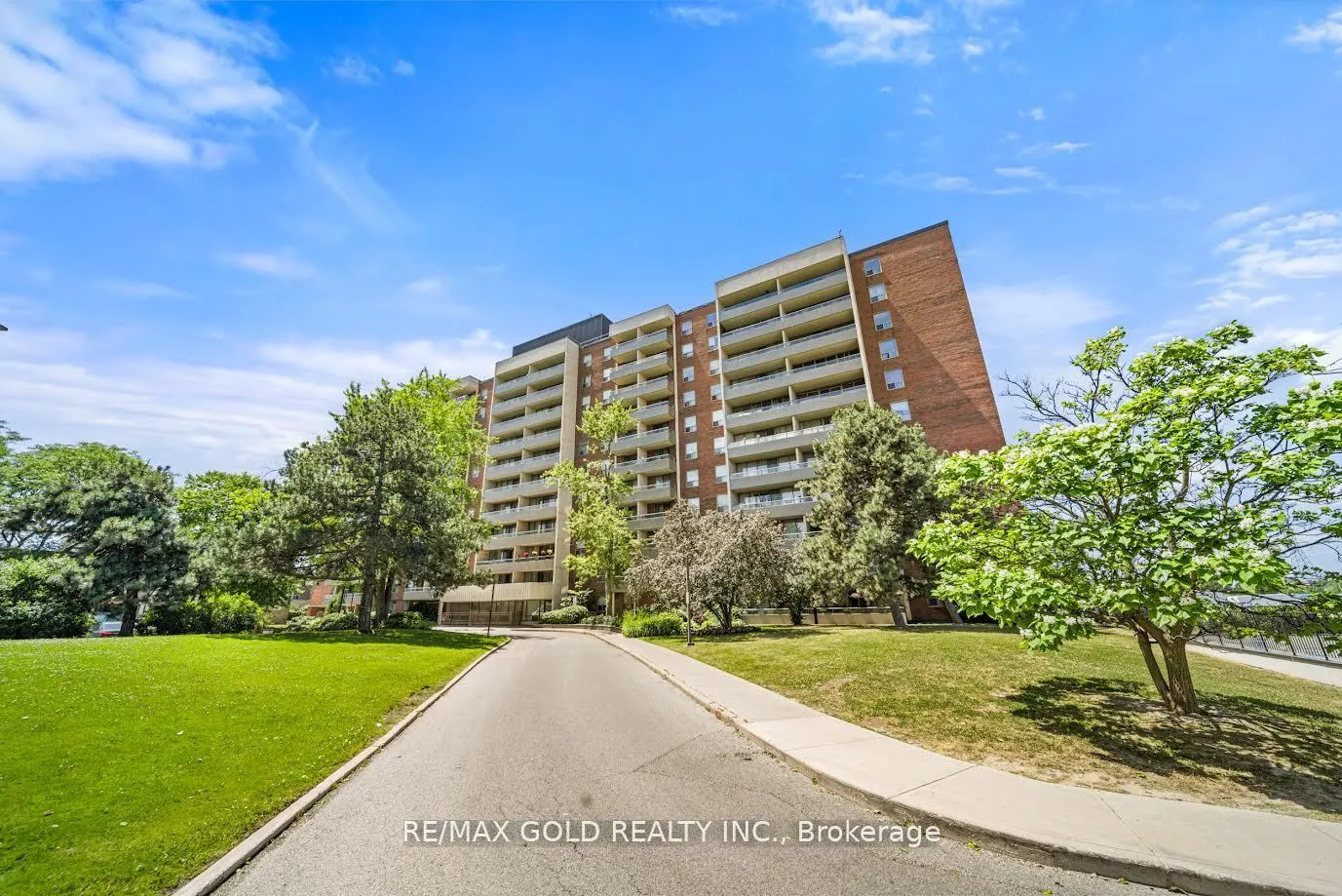 9 Four Winds Drive, #206