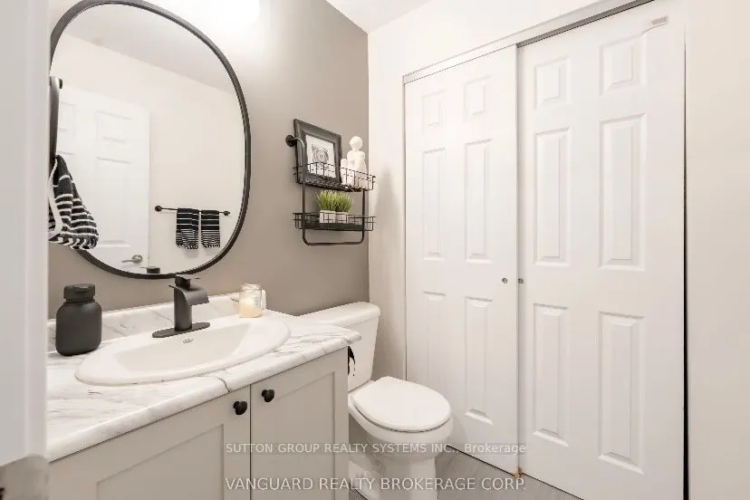 6 Bicknell Avenue W, #11