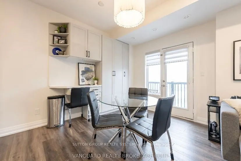 6 Bicknell Avenue W, #11
