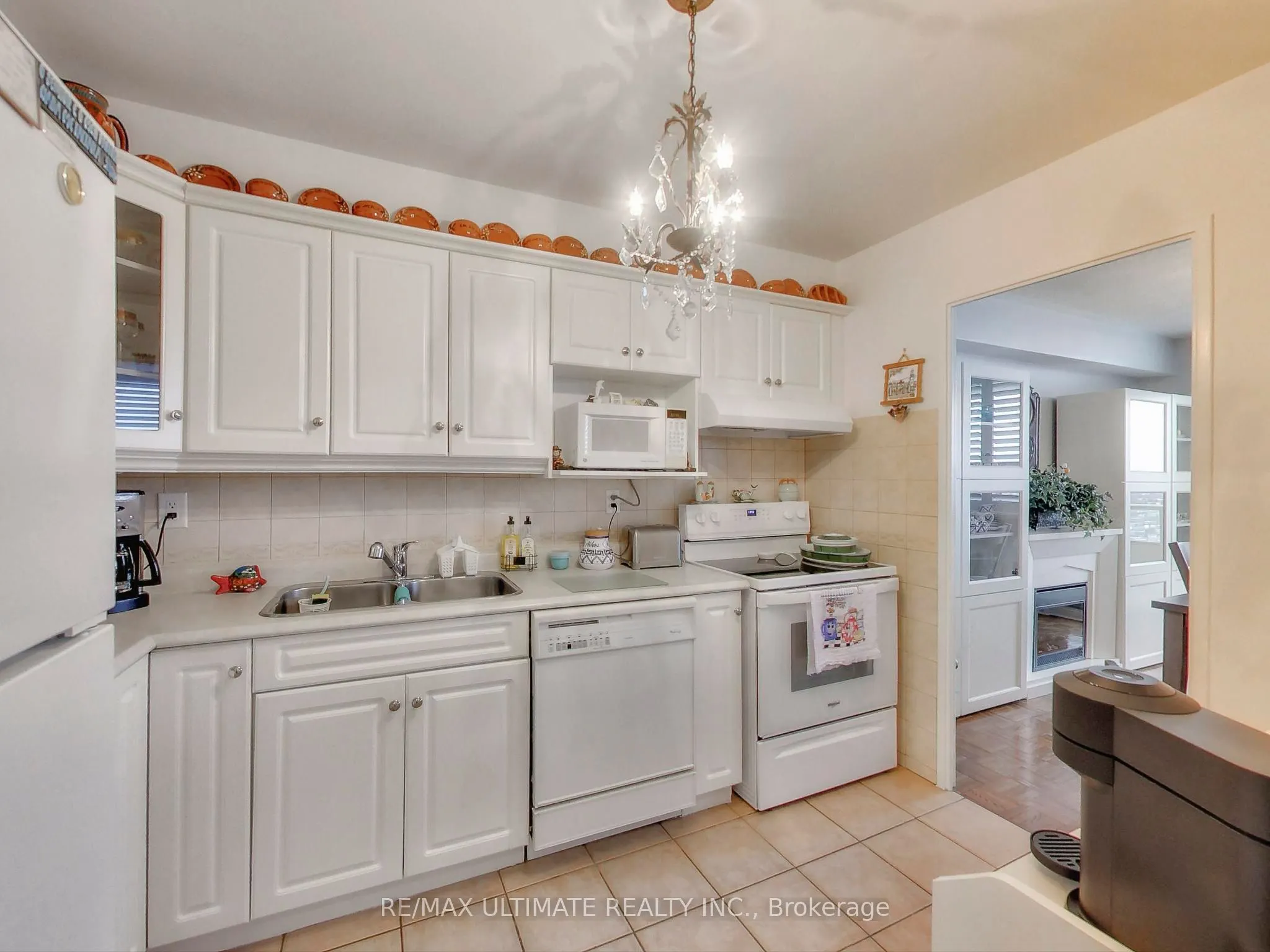 360 Ridelle Avenue