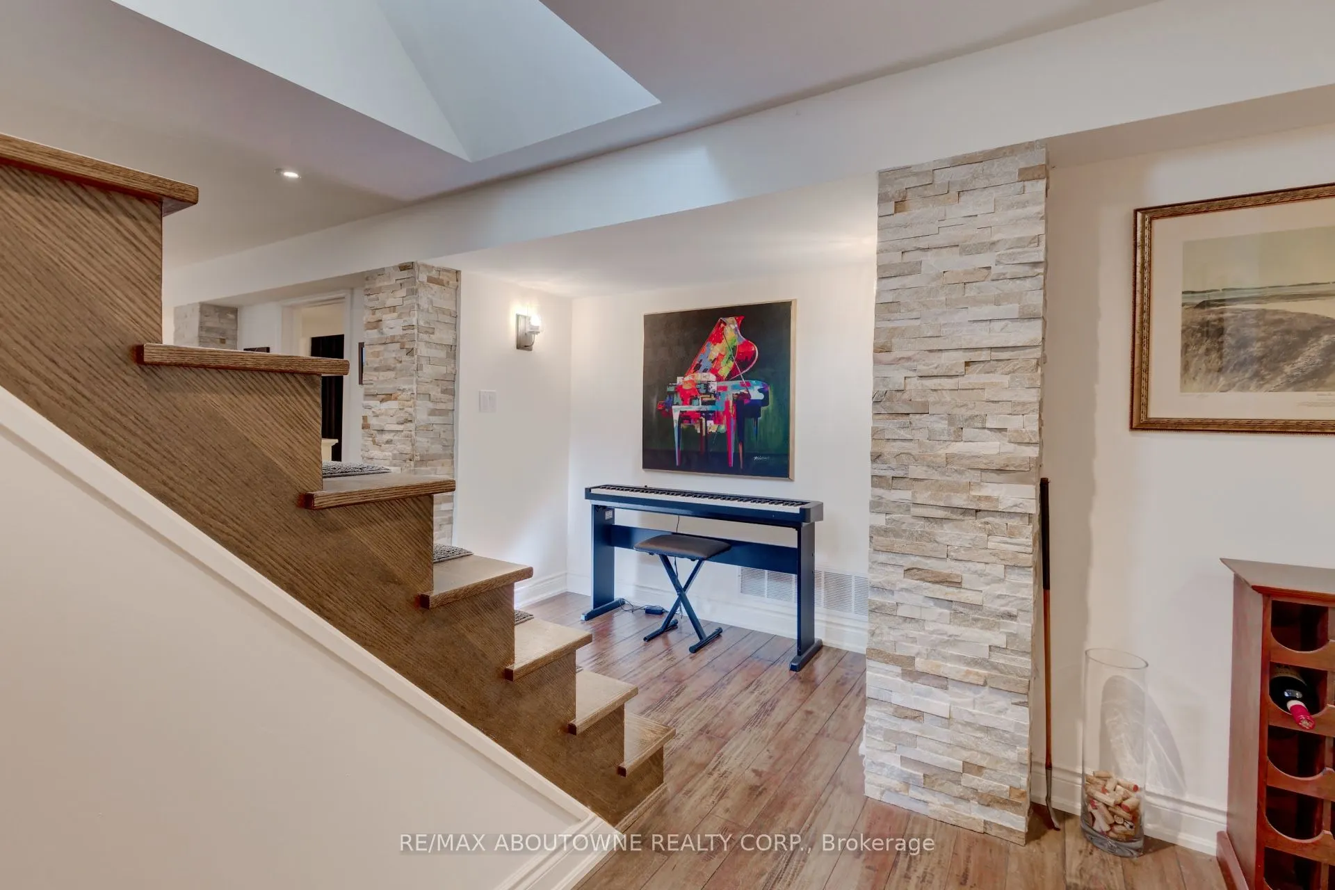 544 Maplehill Drive