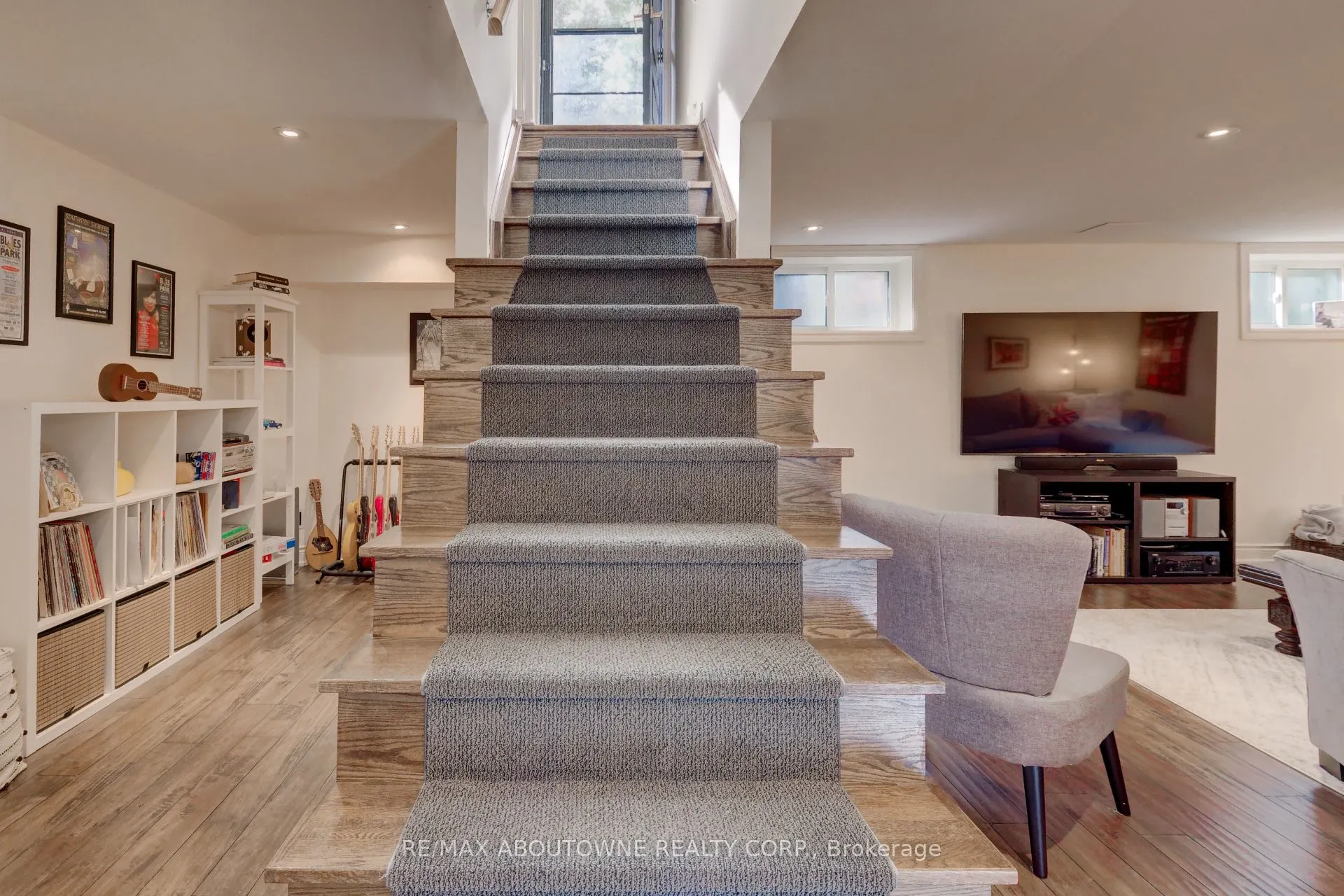 544 Maplehill Drive