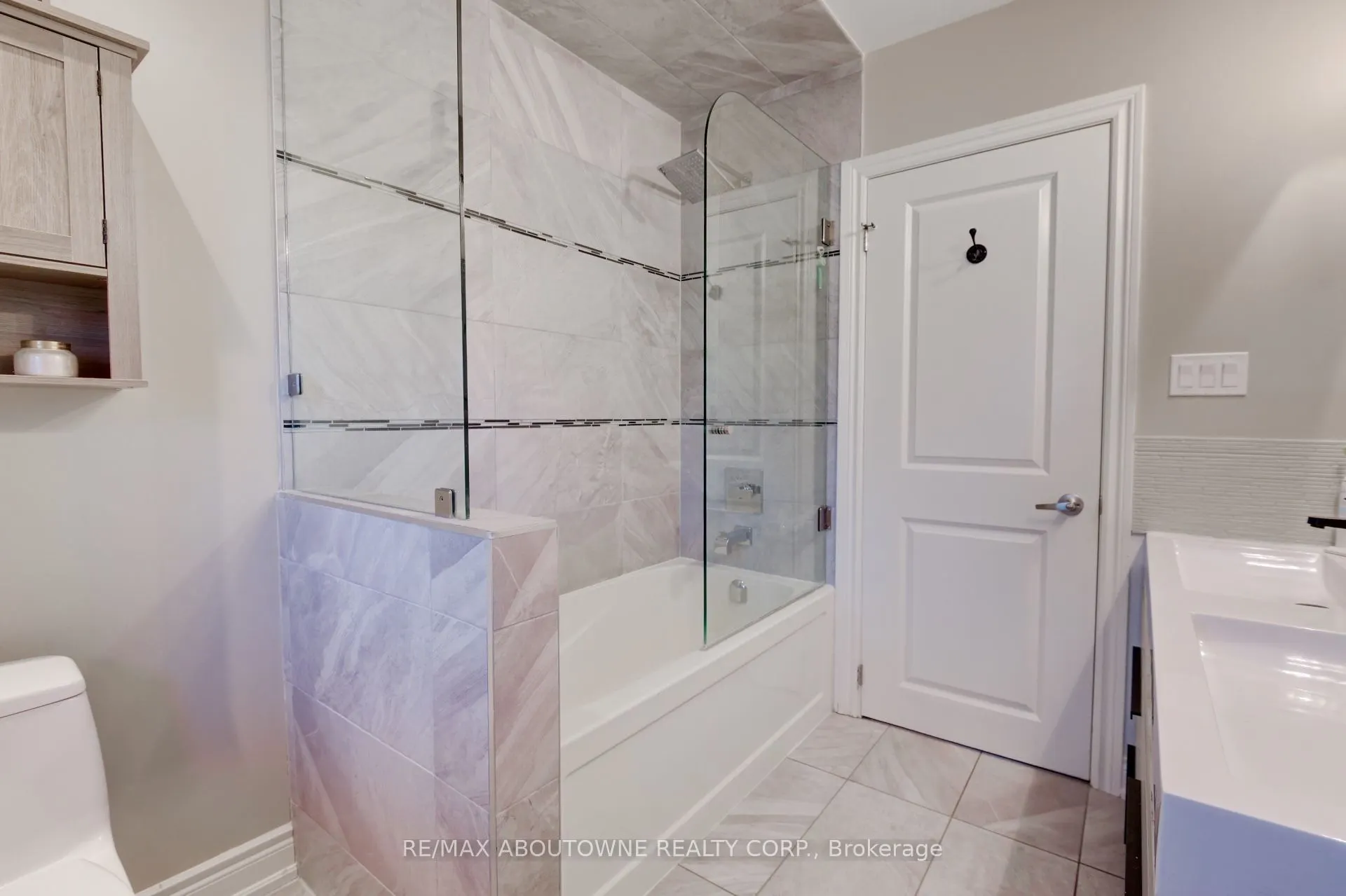 544 Maplehill Drive