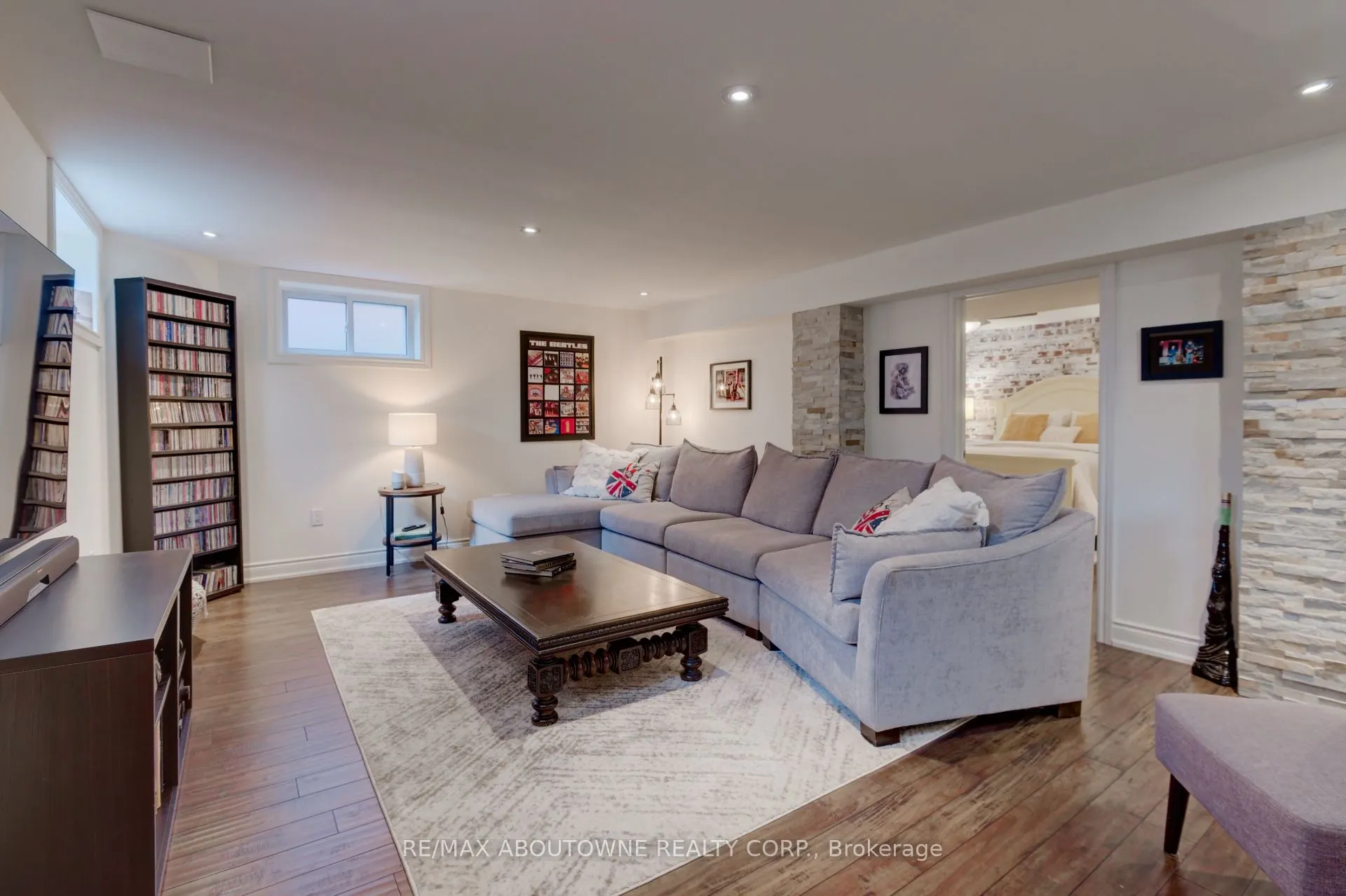 544 Maplehill Drive
