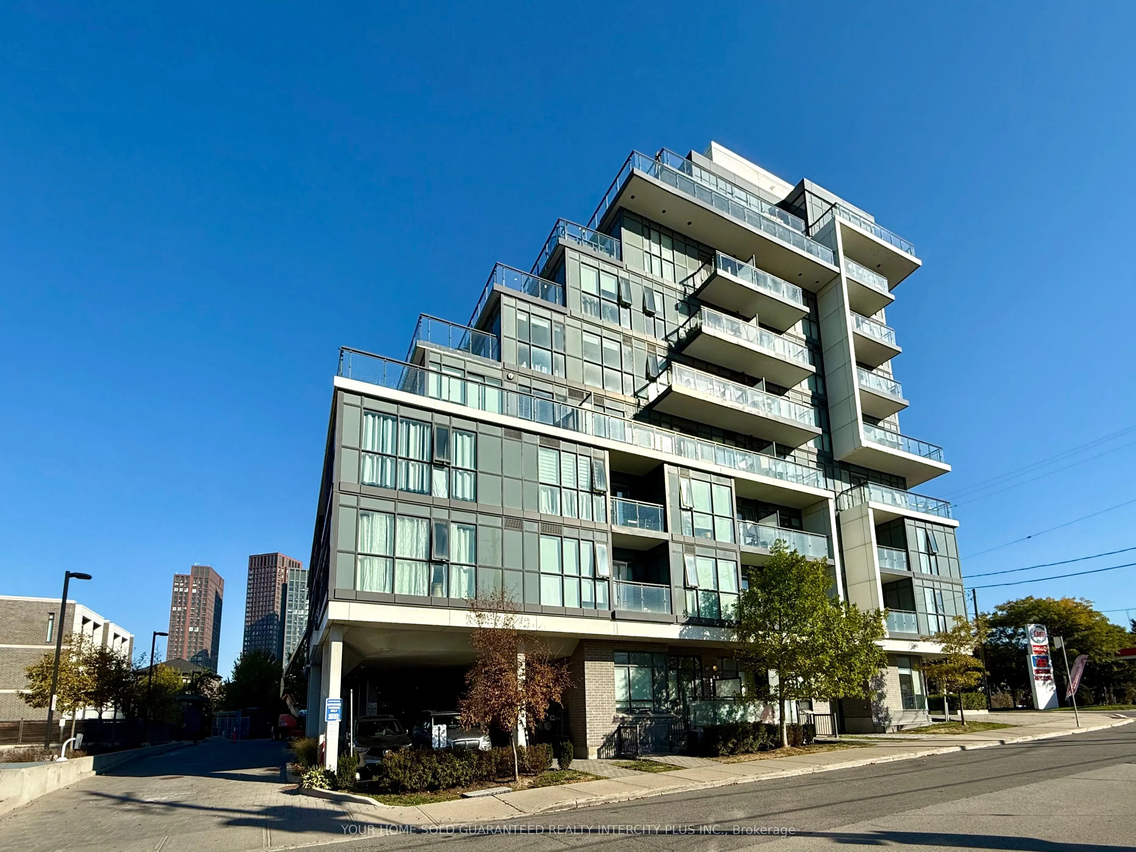 16 McAdam Avenue, #302