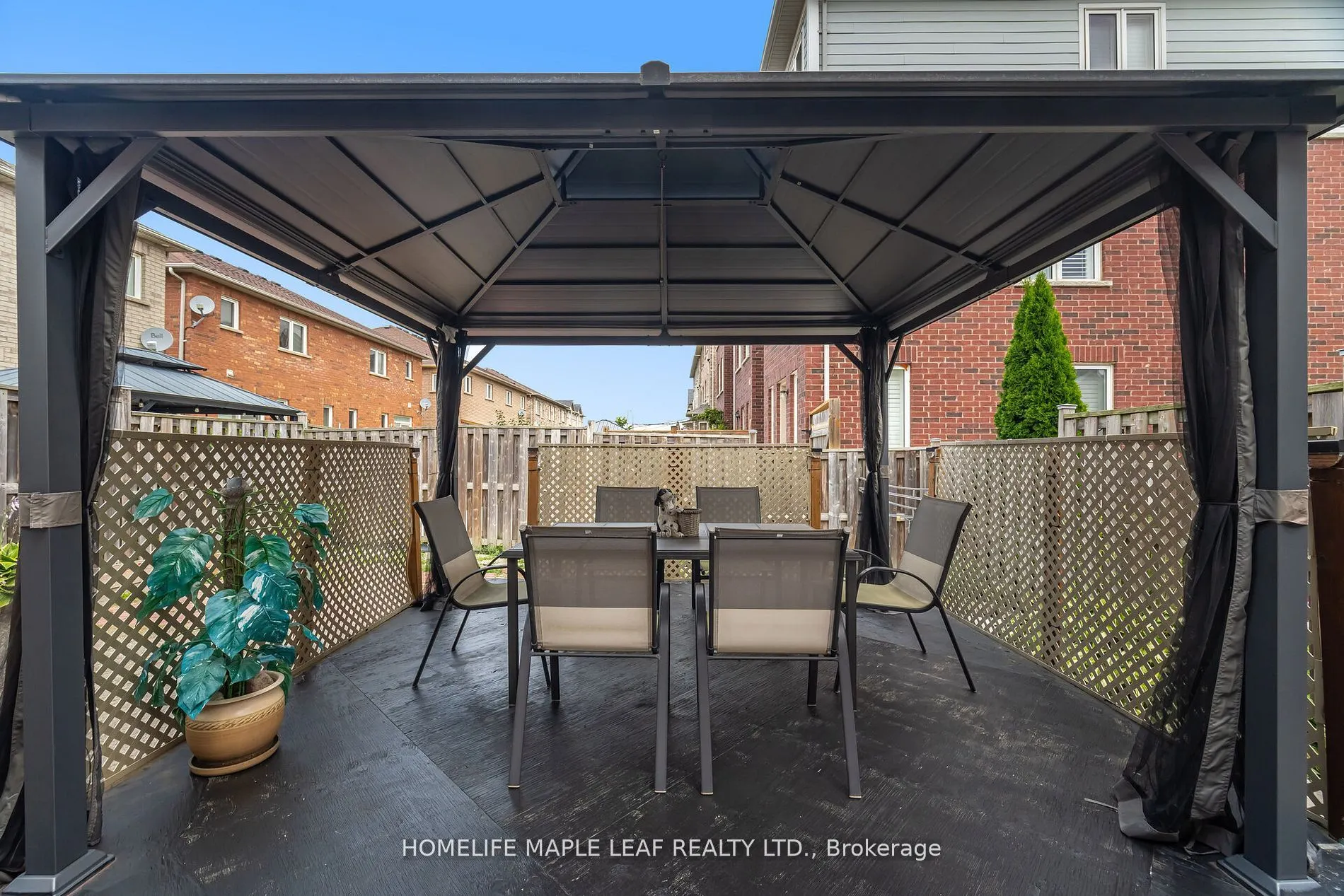 17 Eaglefield Gate