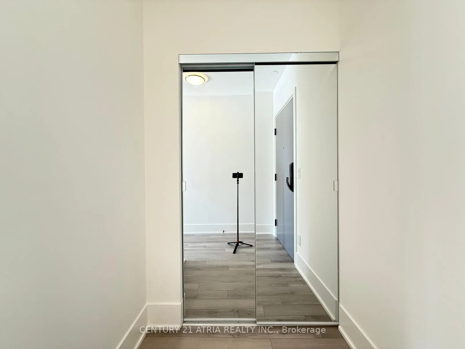 3079 Trafalgar Road, #2001