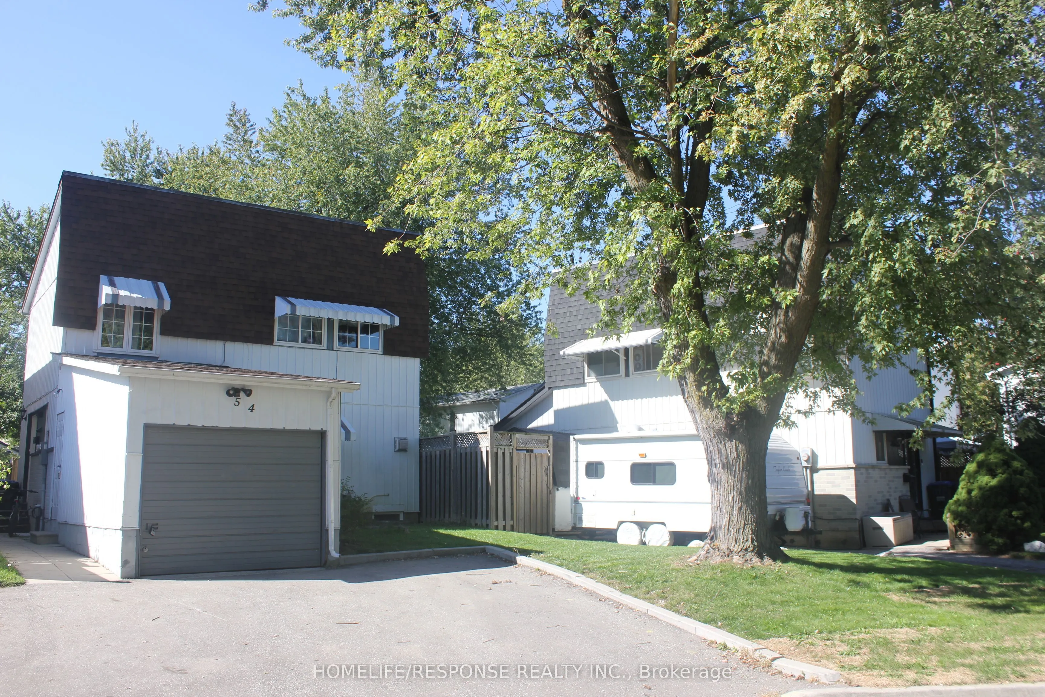 54 Gladstone Square, #LOWER