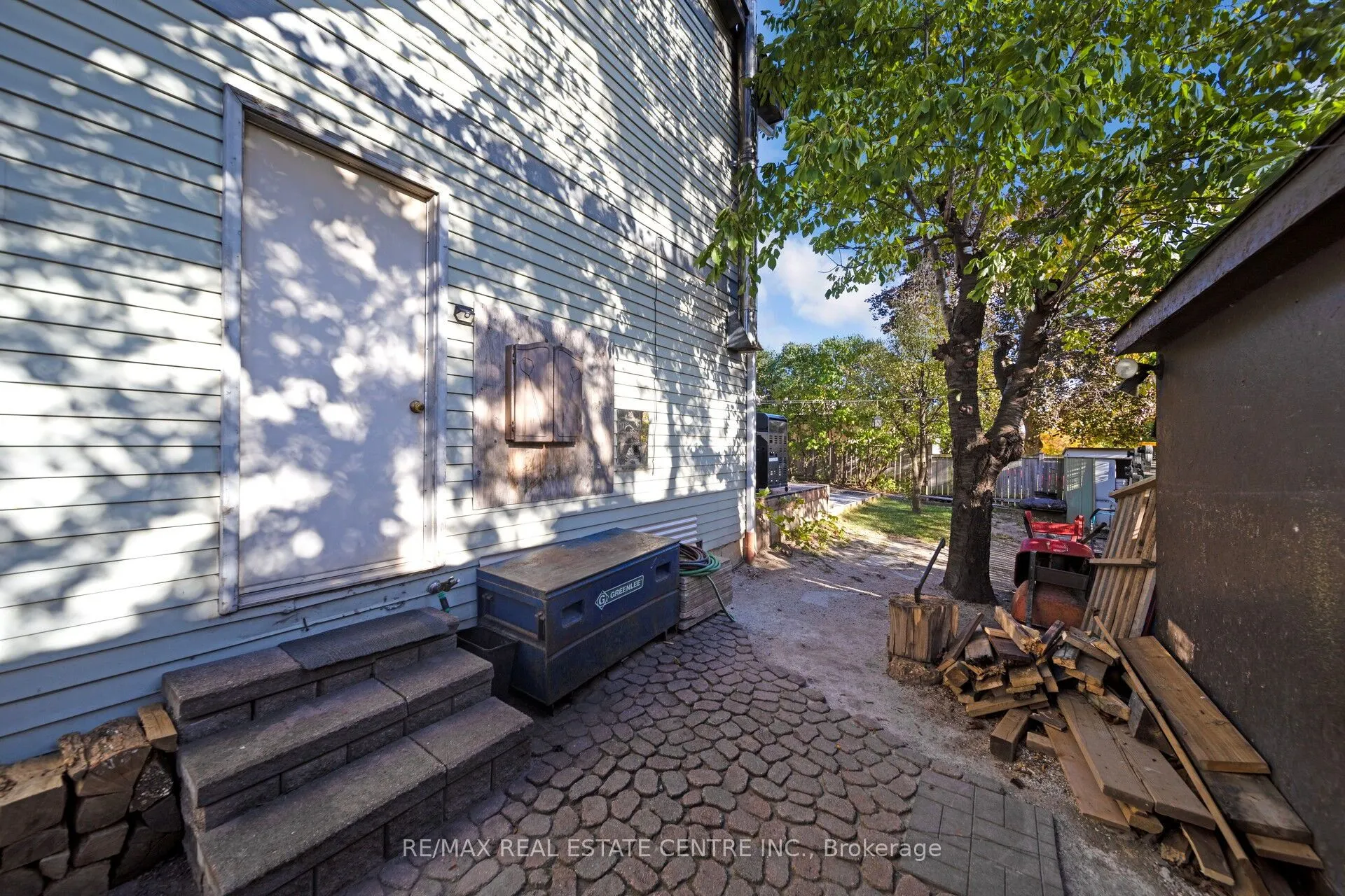 2 Charters Road