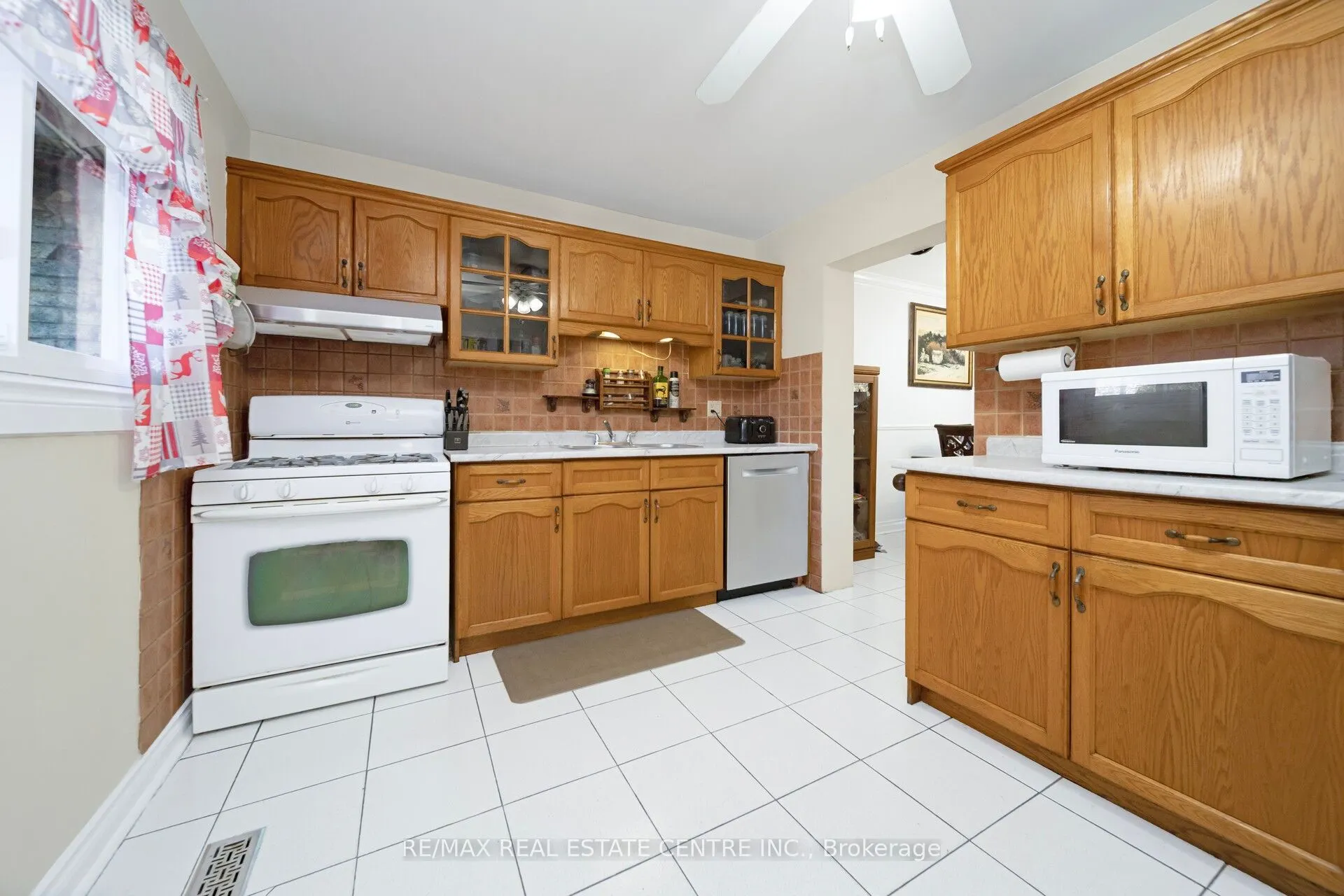 2 Charters Road