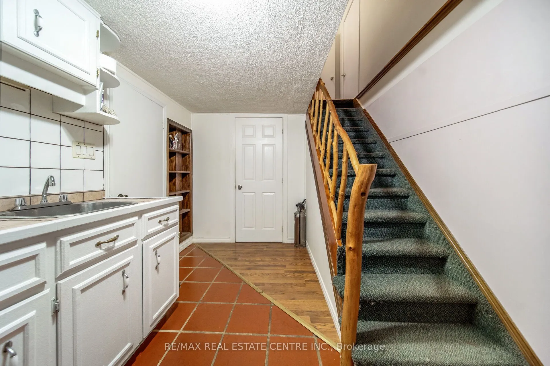 2 Charters Road