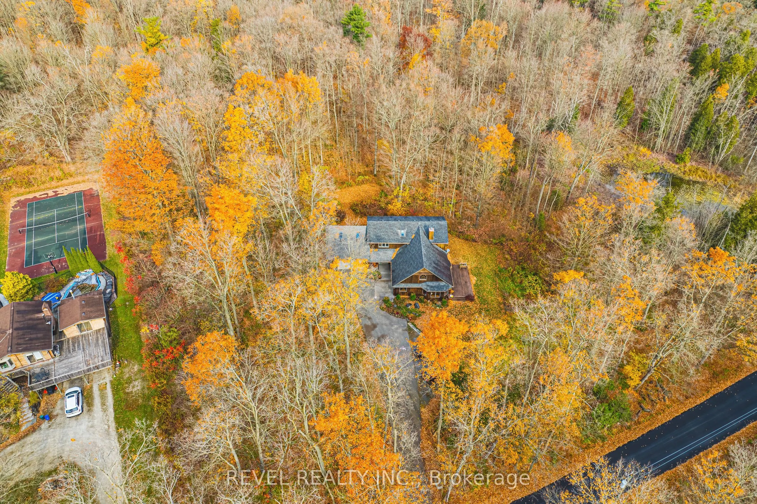 1325 3 Side Road