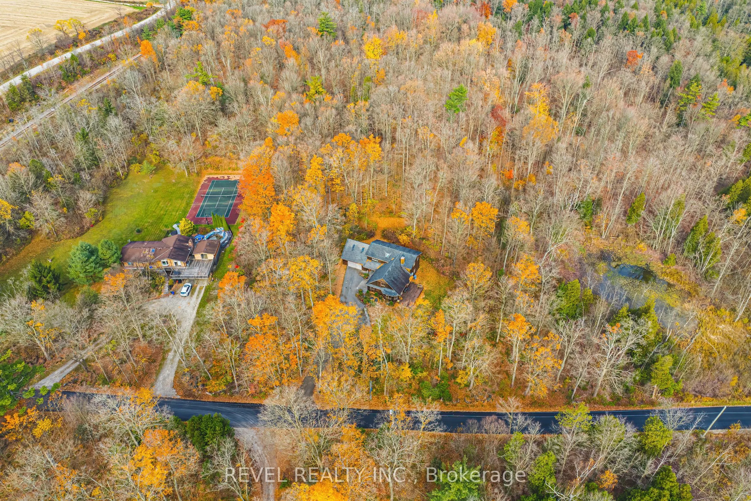 1325 3 Side Road