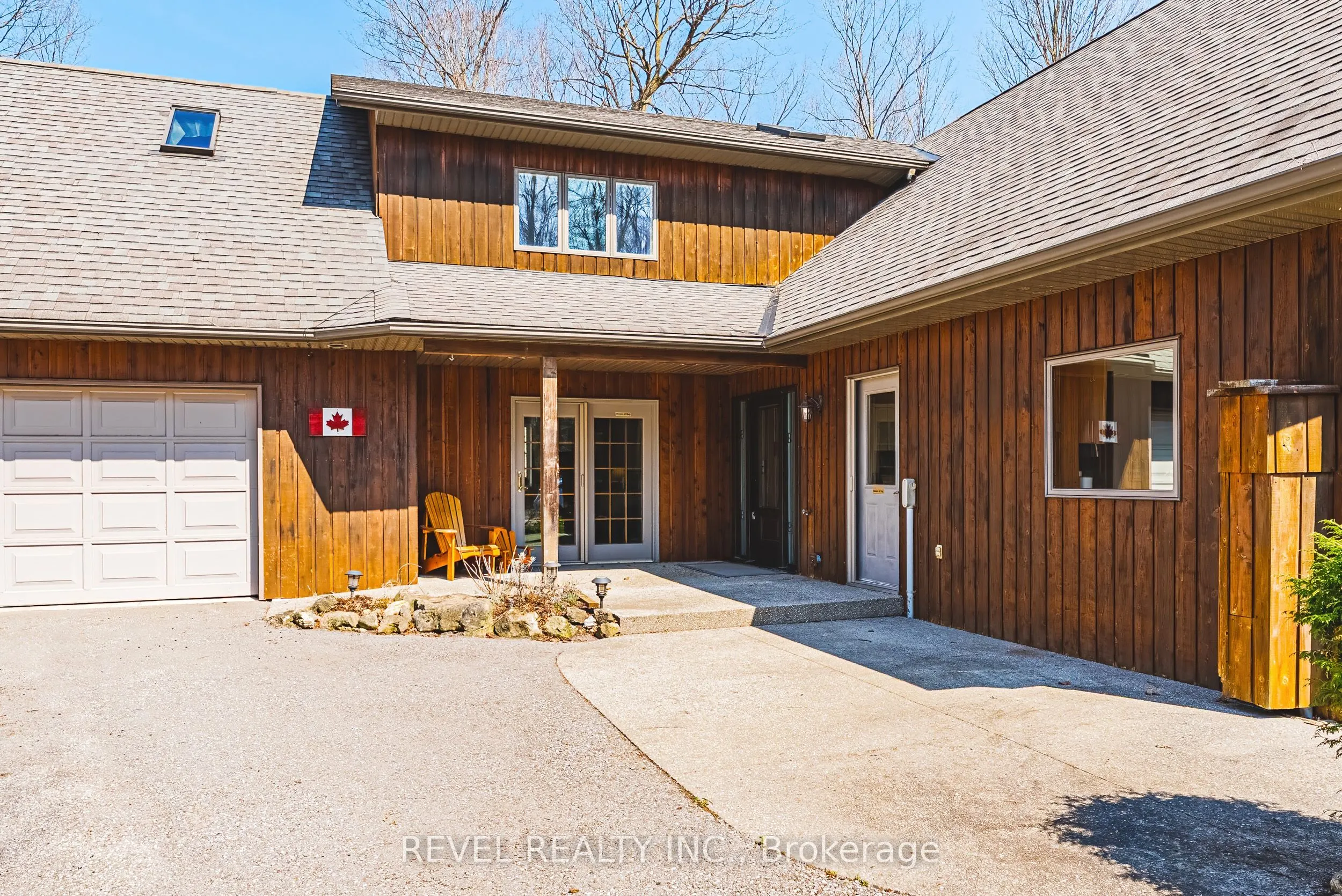 1325 3 Side Road