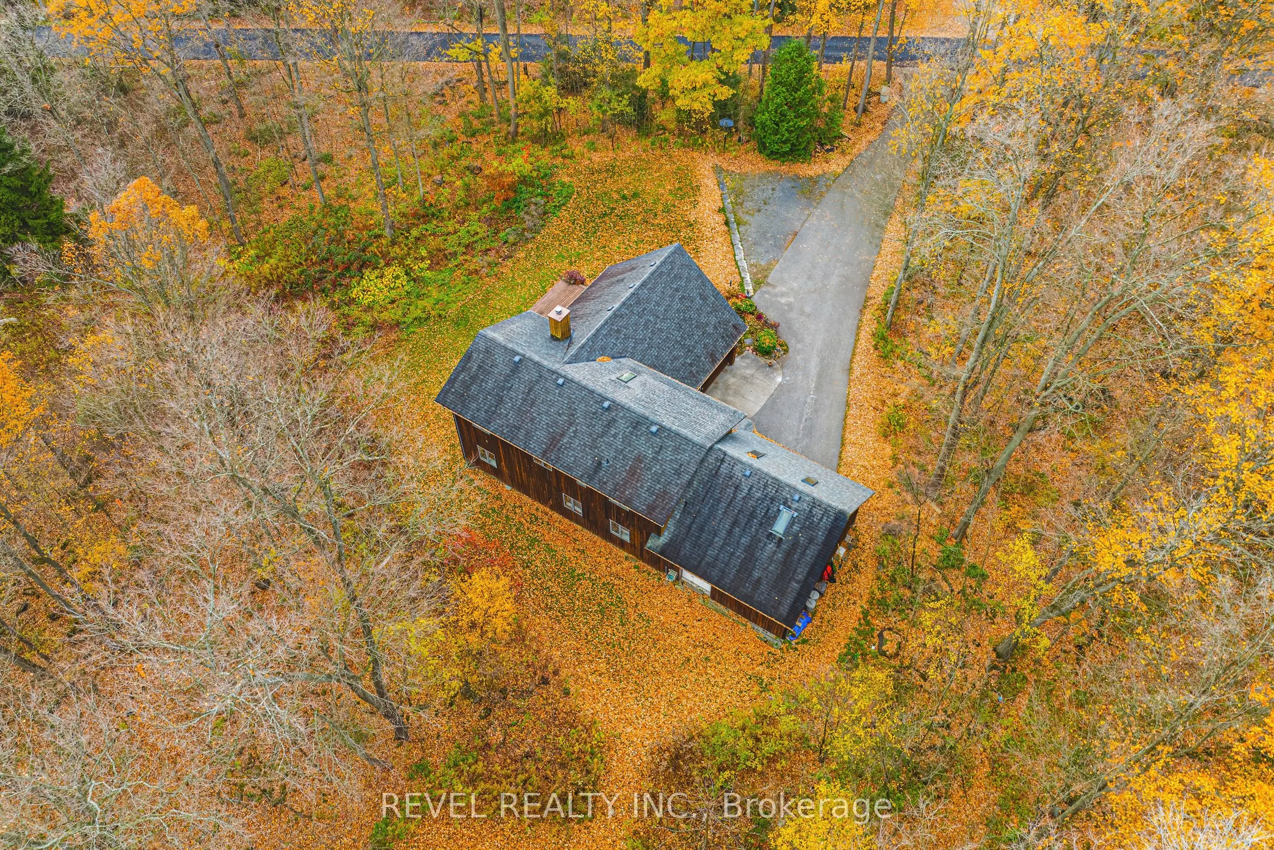1325 3 Side Road