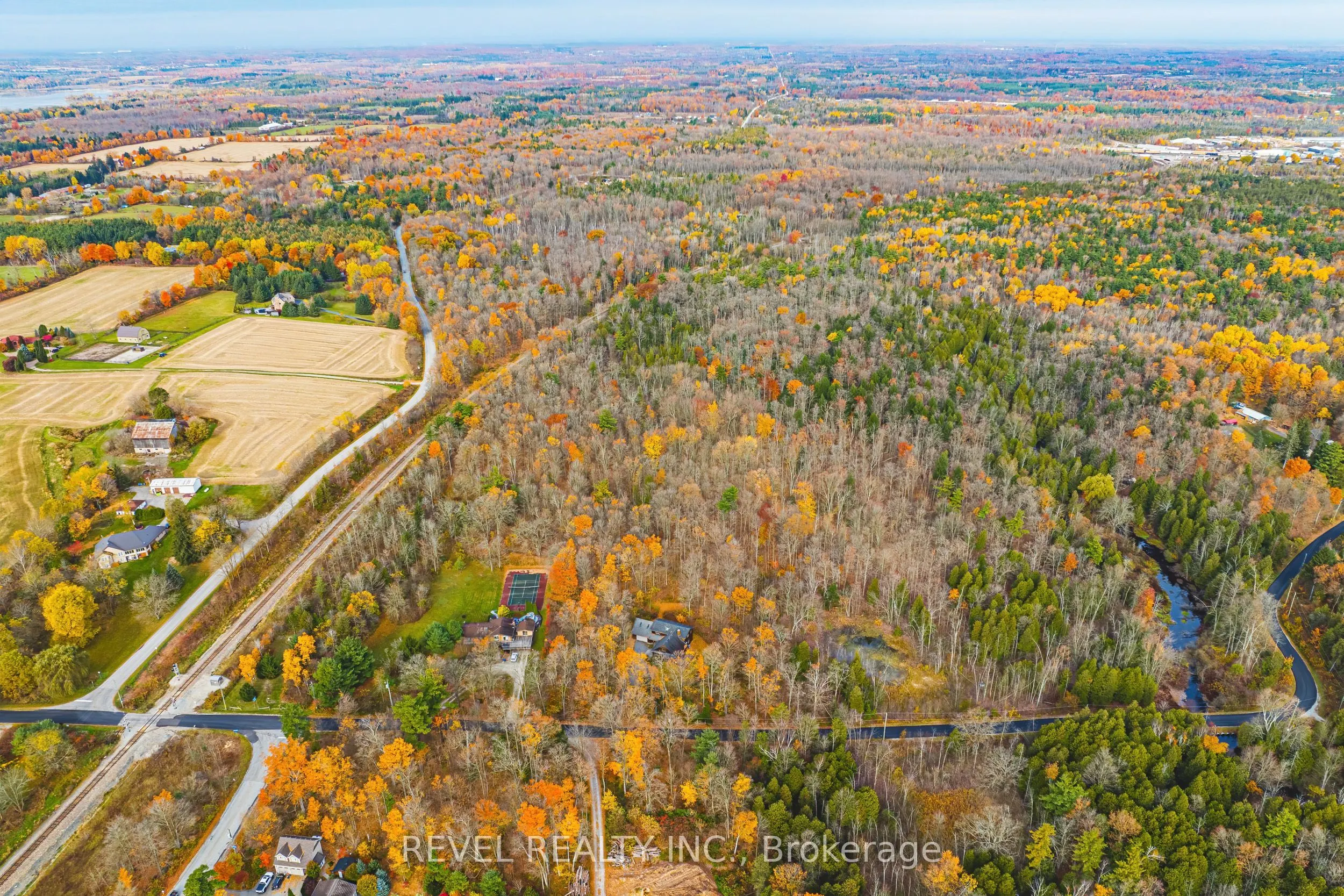 1325 3 Side Road