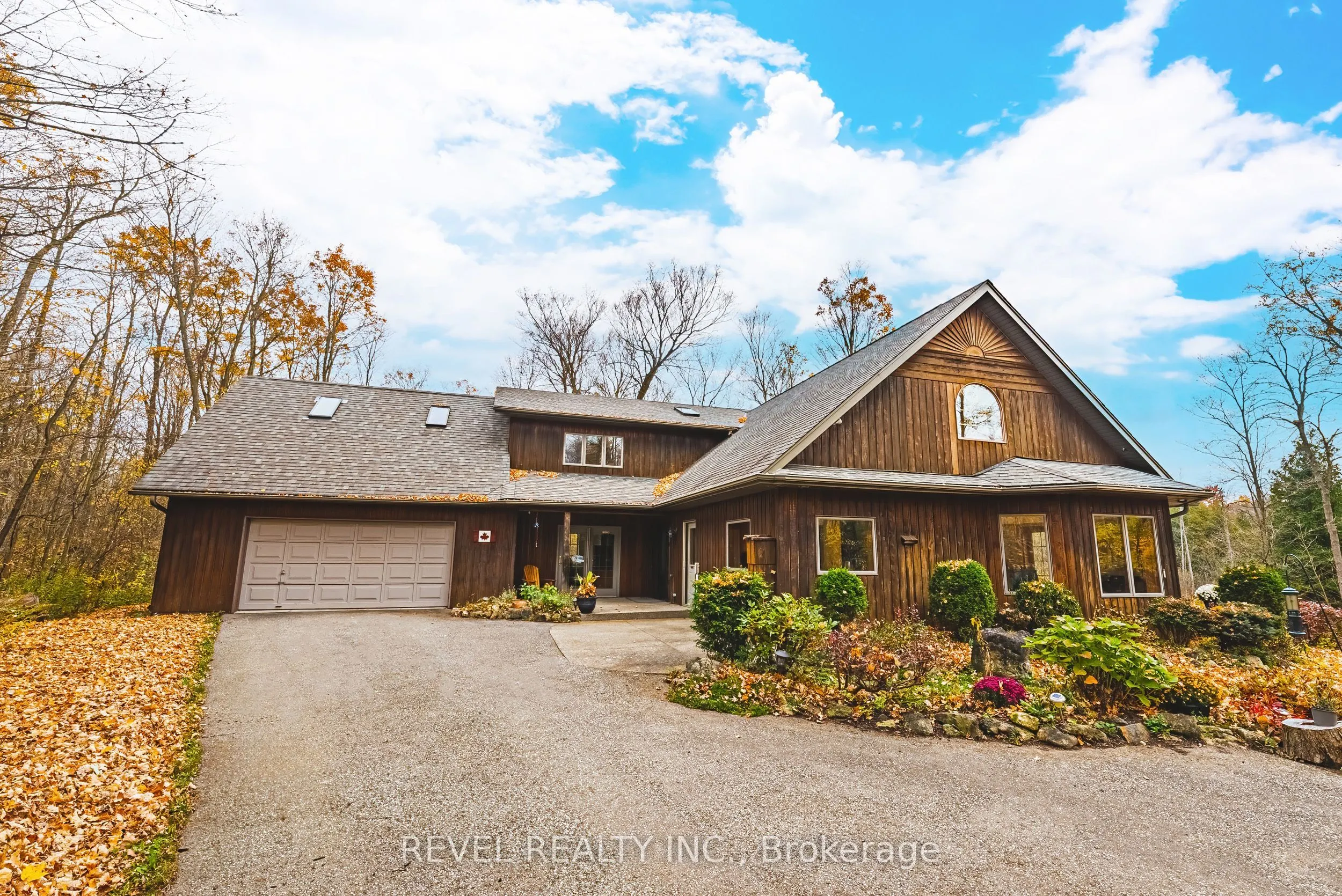 1325 3 Side Road