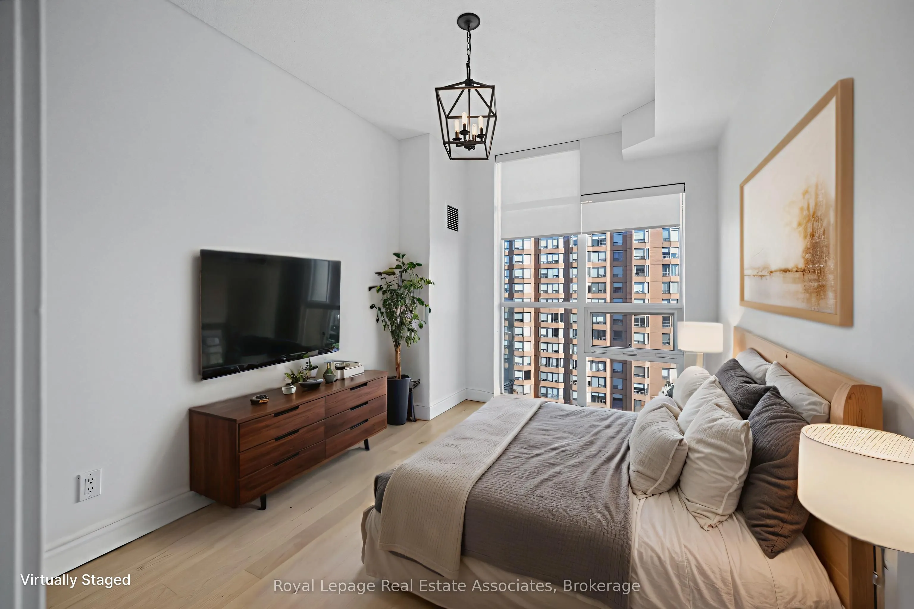 551 Maple Avenue, #1407