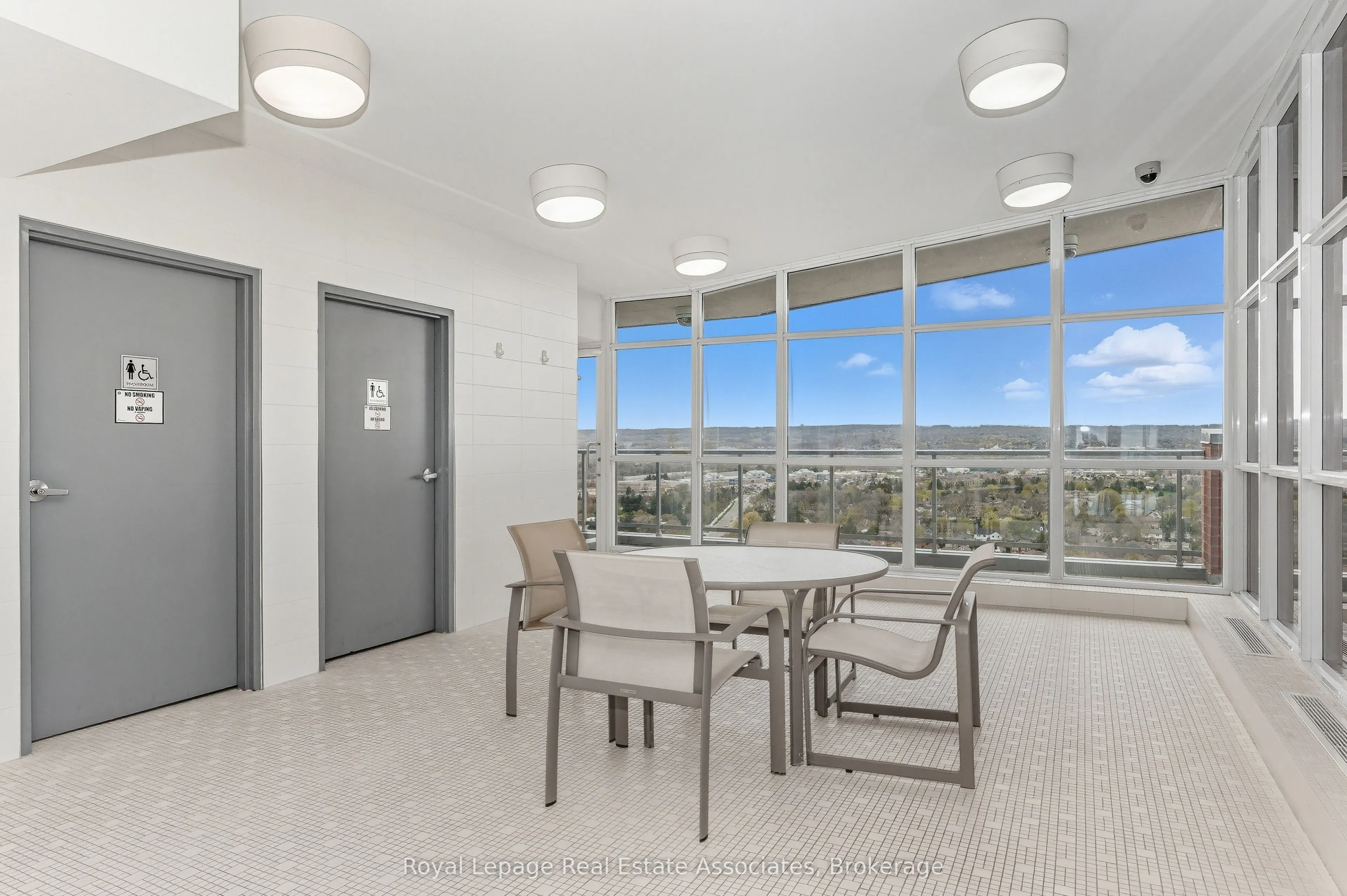 551 Maple Avenue, #1407