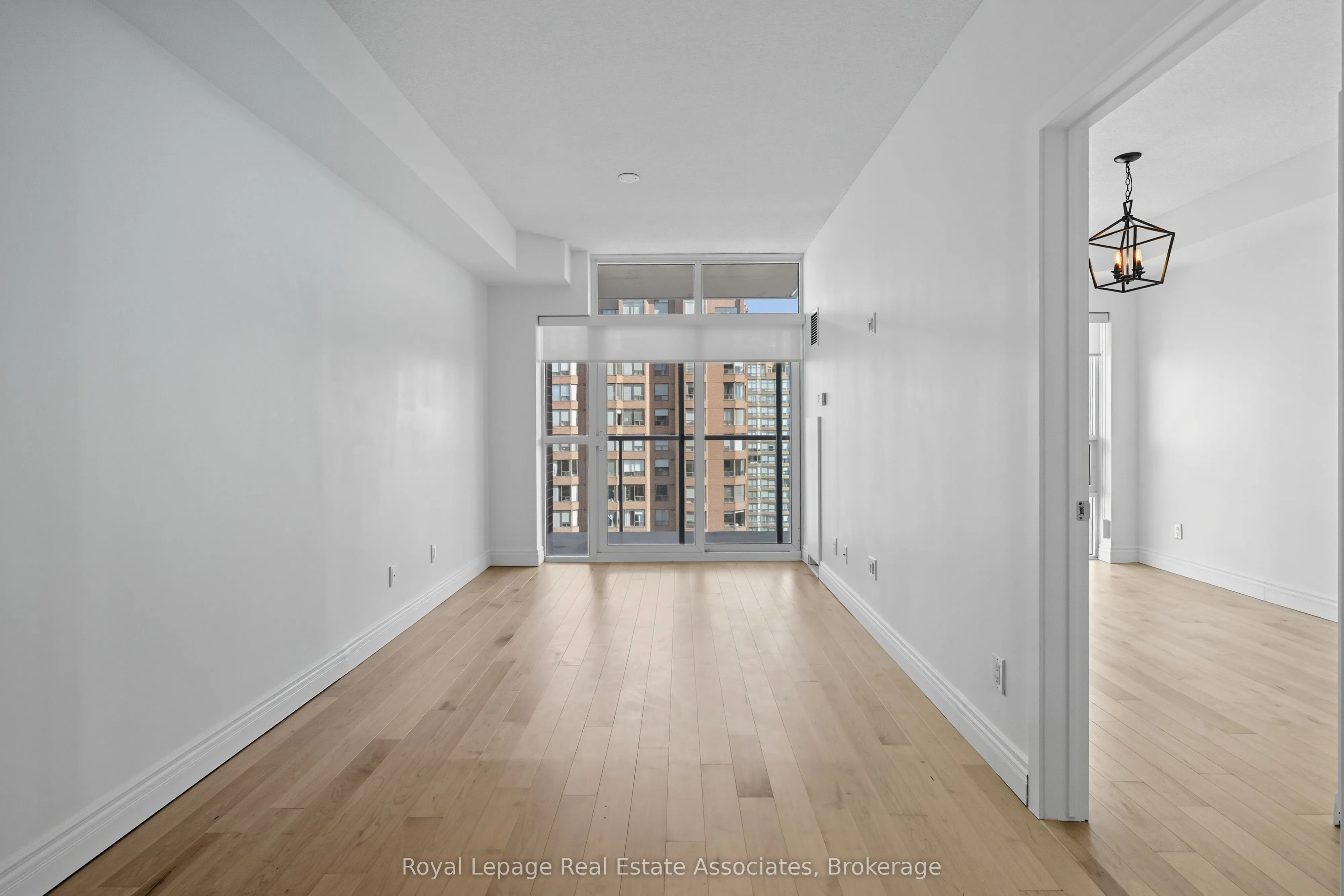 551 Maple Avenue, #1407