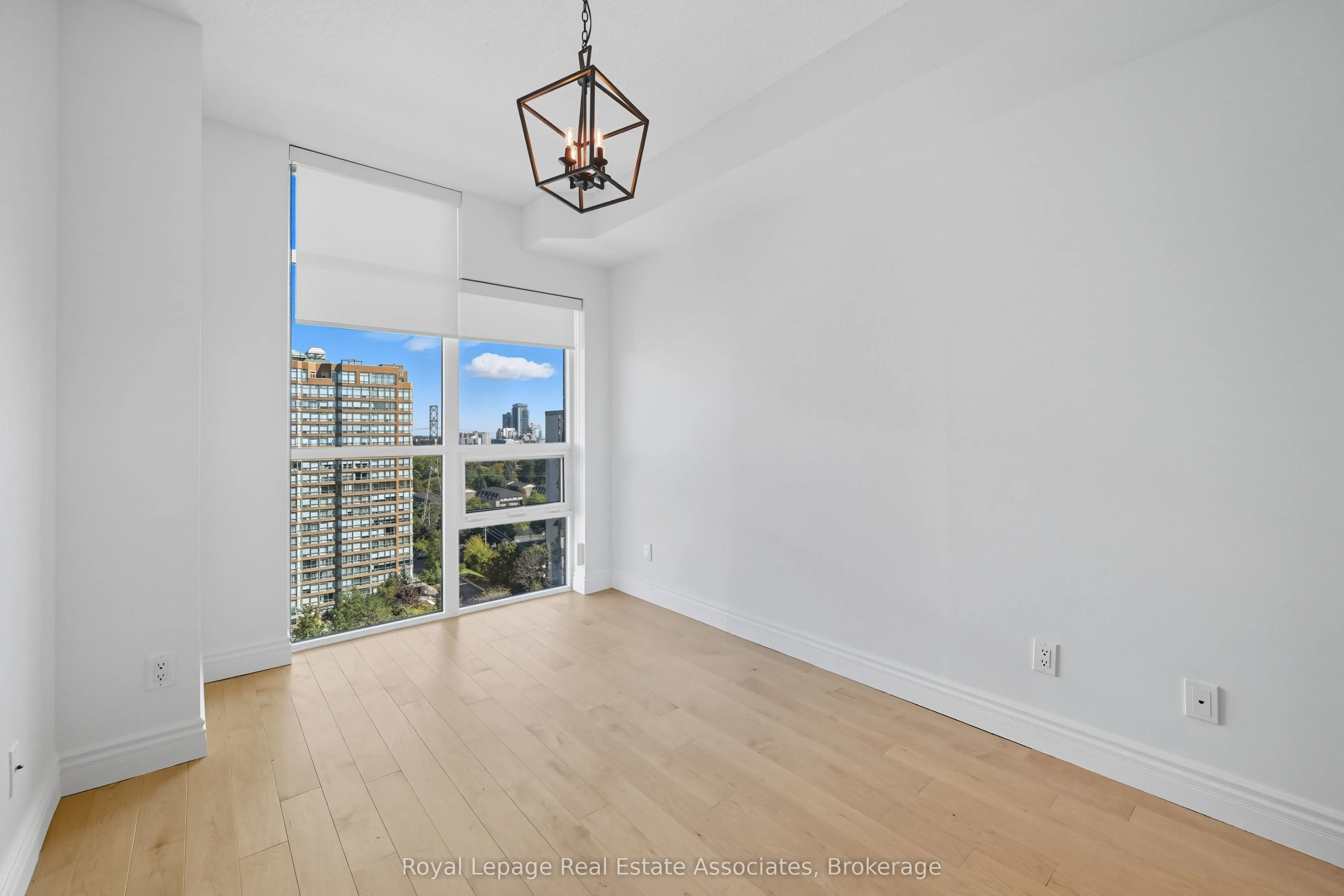 551 Maple Avenue, #1407