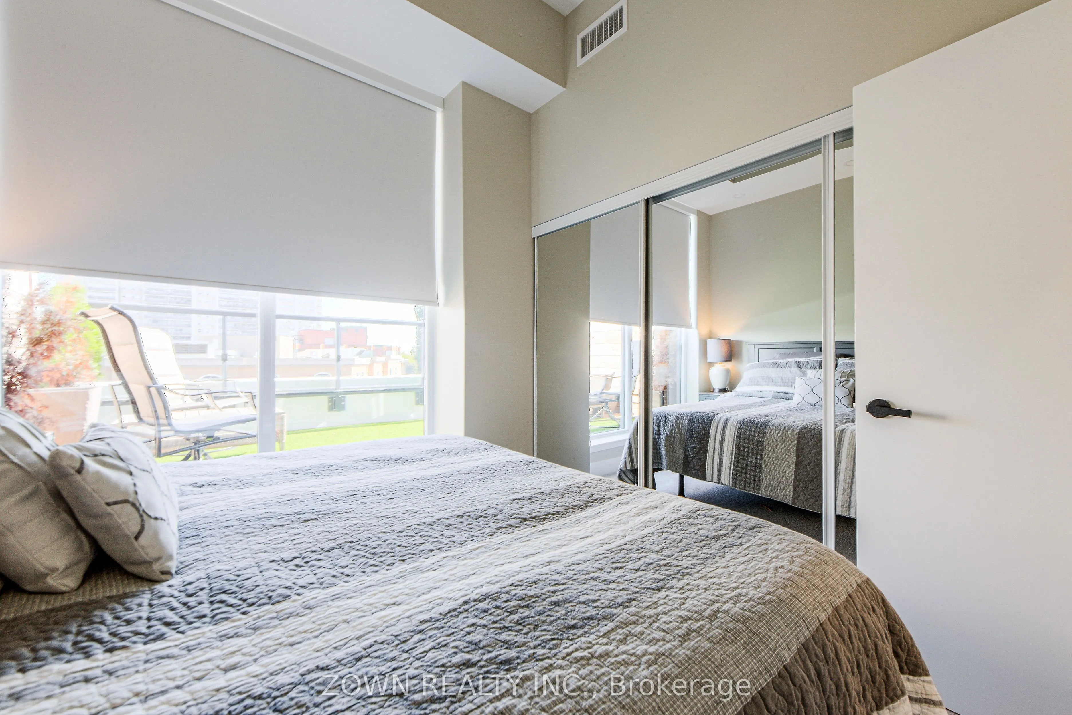 370 Martha Street, #403