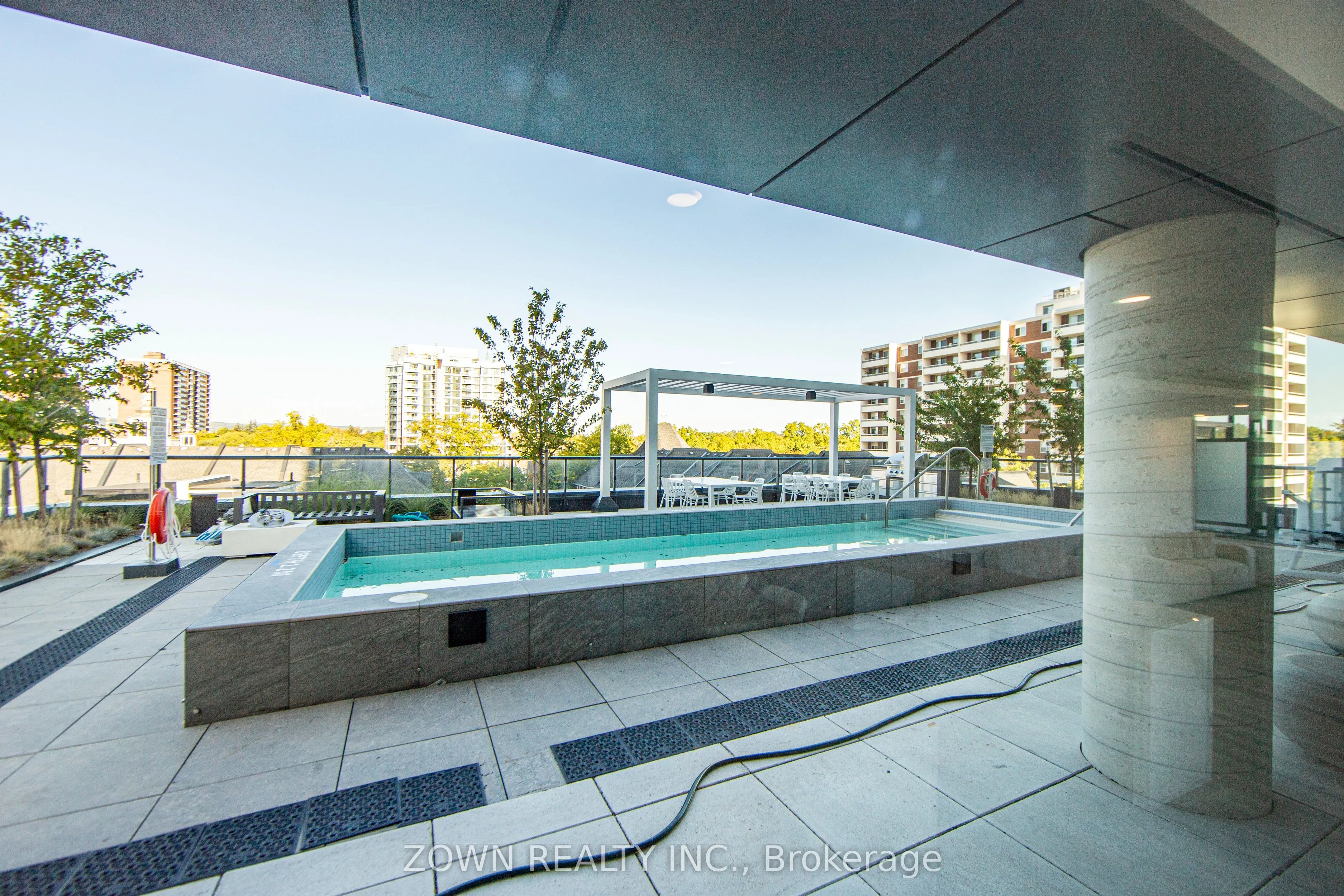 370 Martha Street, #403