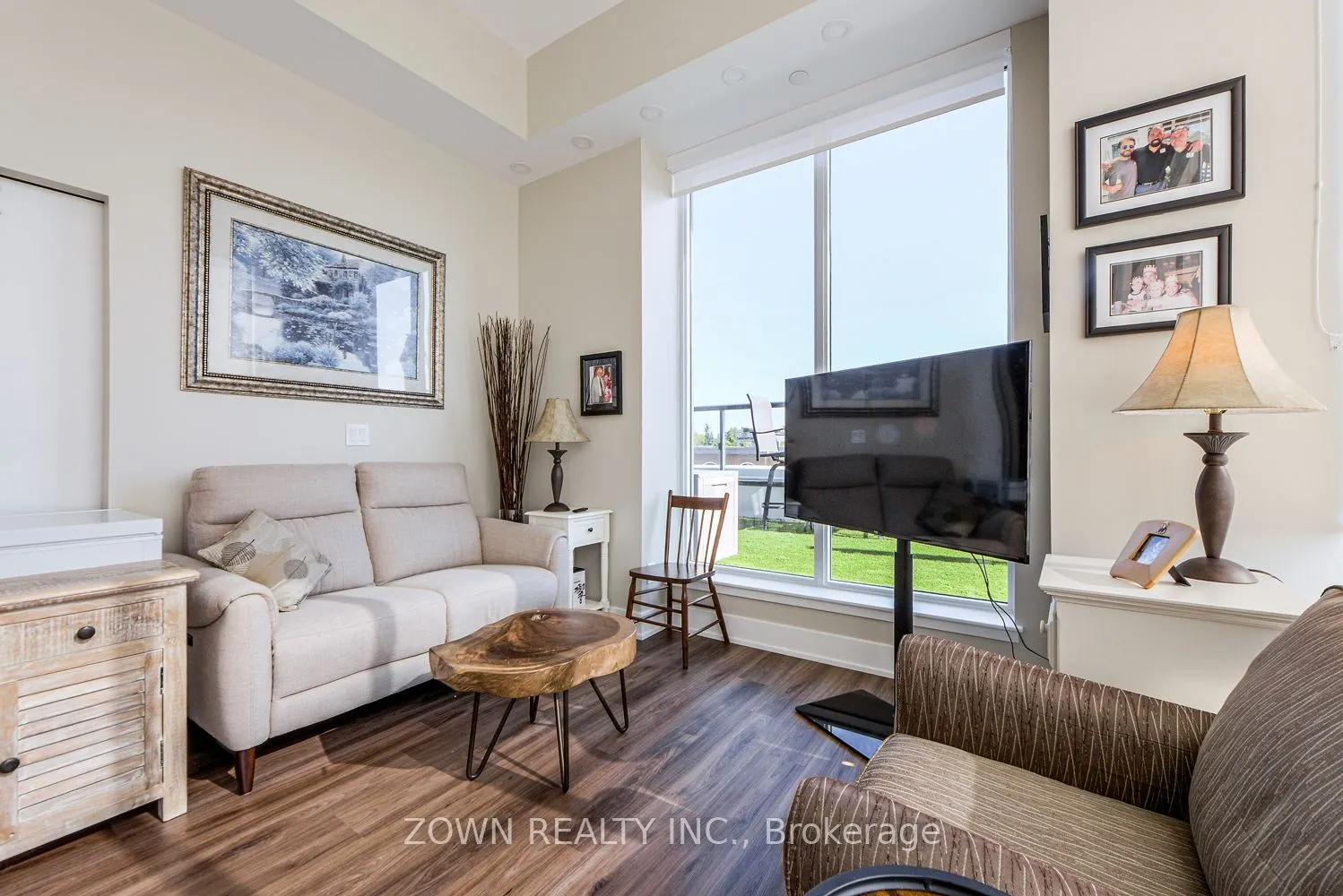 370 Martha Street, #403