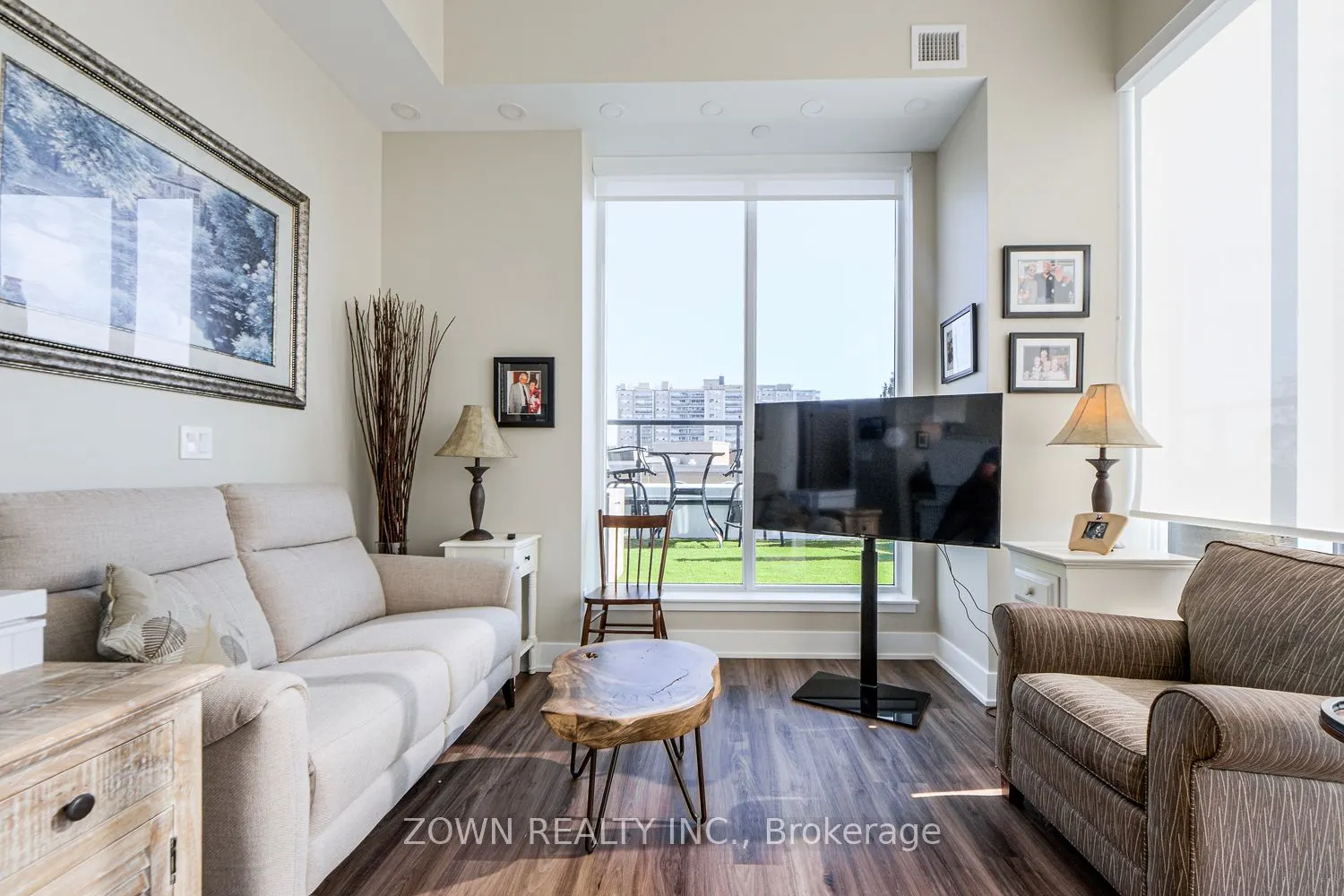 370 Martha Street, #403