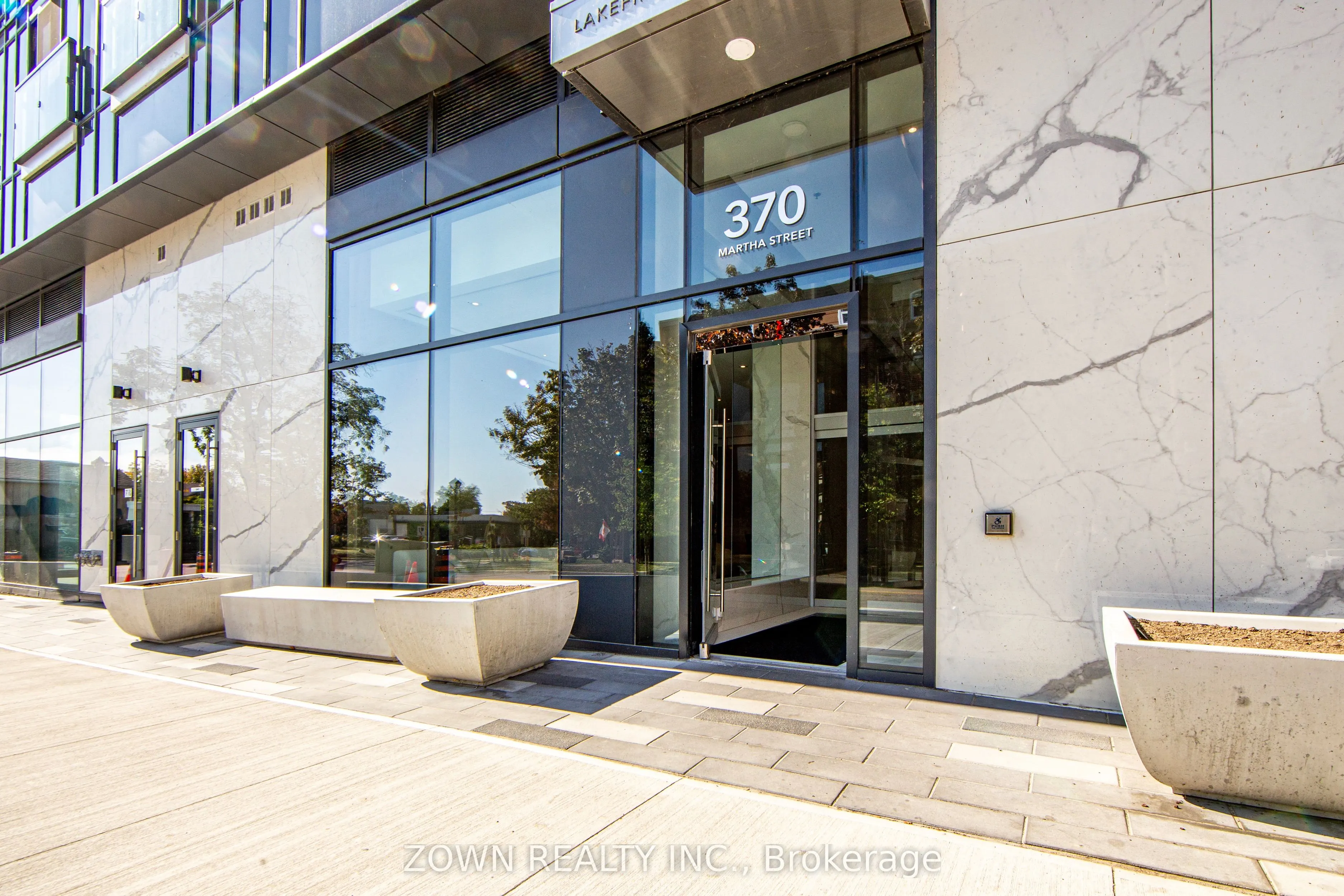 370 Martha Street, #403